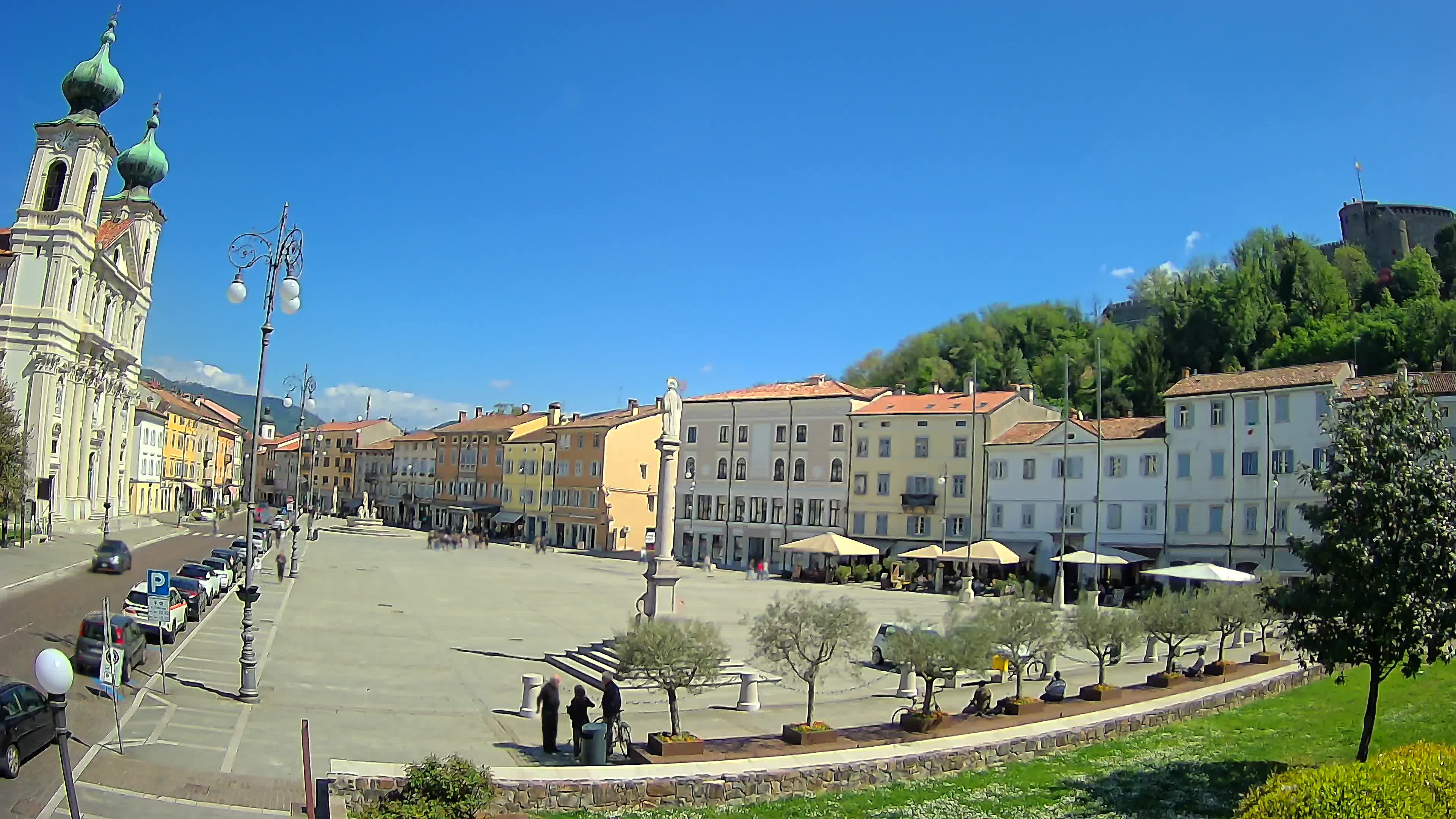 Gorizia Piazza della Vittoria e chiesa di S. Ignazio