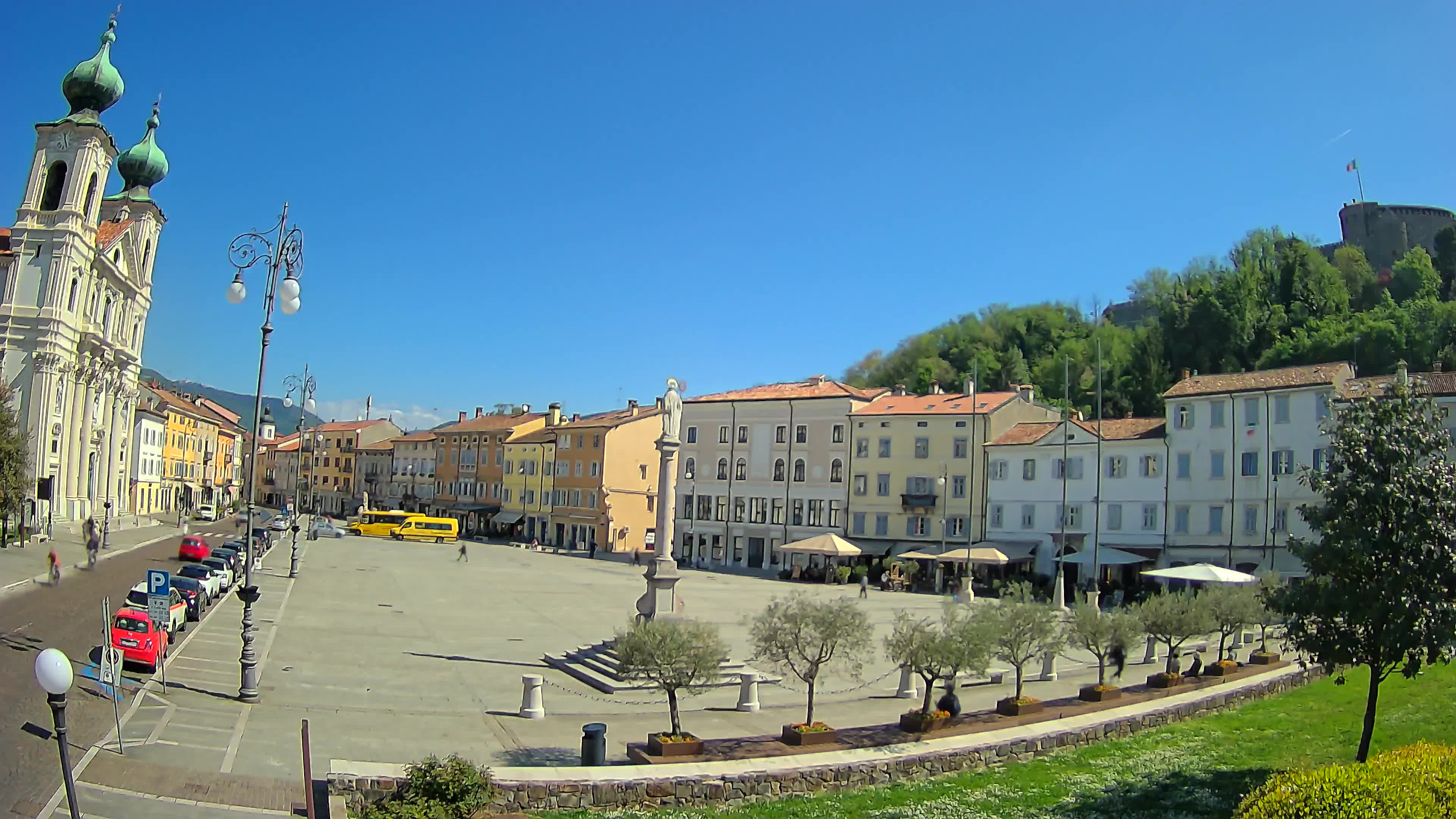 Gorizia Piazza della Vittoria e chiesa di S. Ignazio