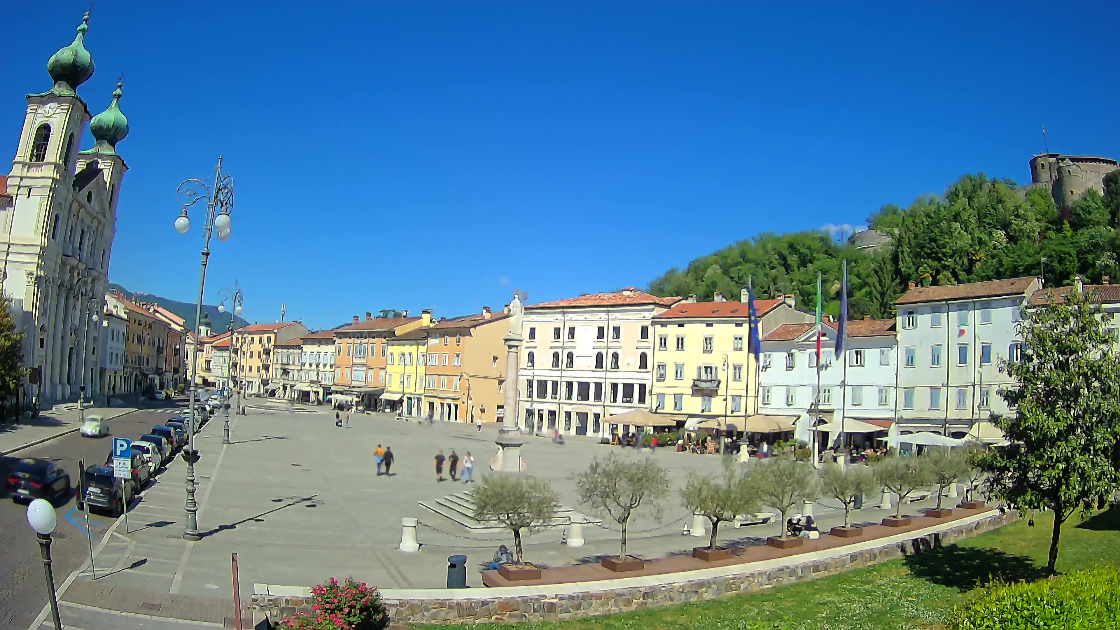 Gorizia Piazza della Vittoria e chiesa di S. Ignazio