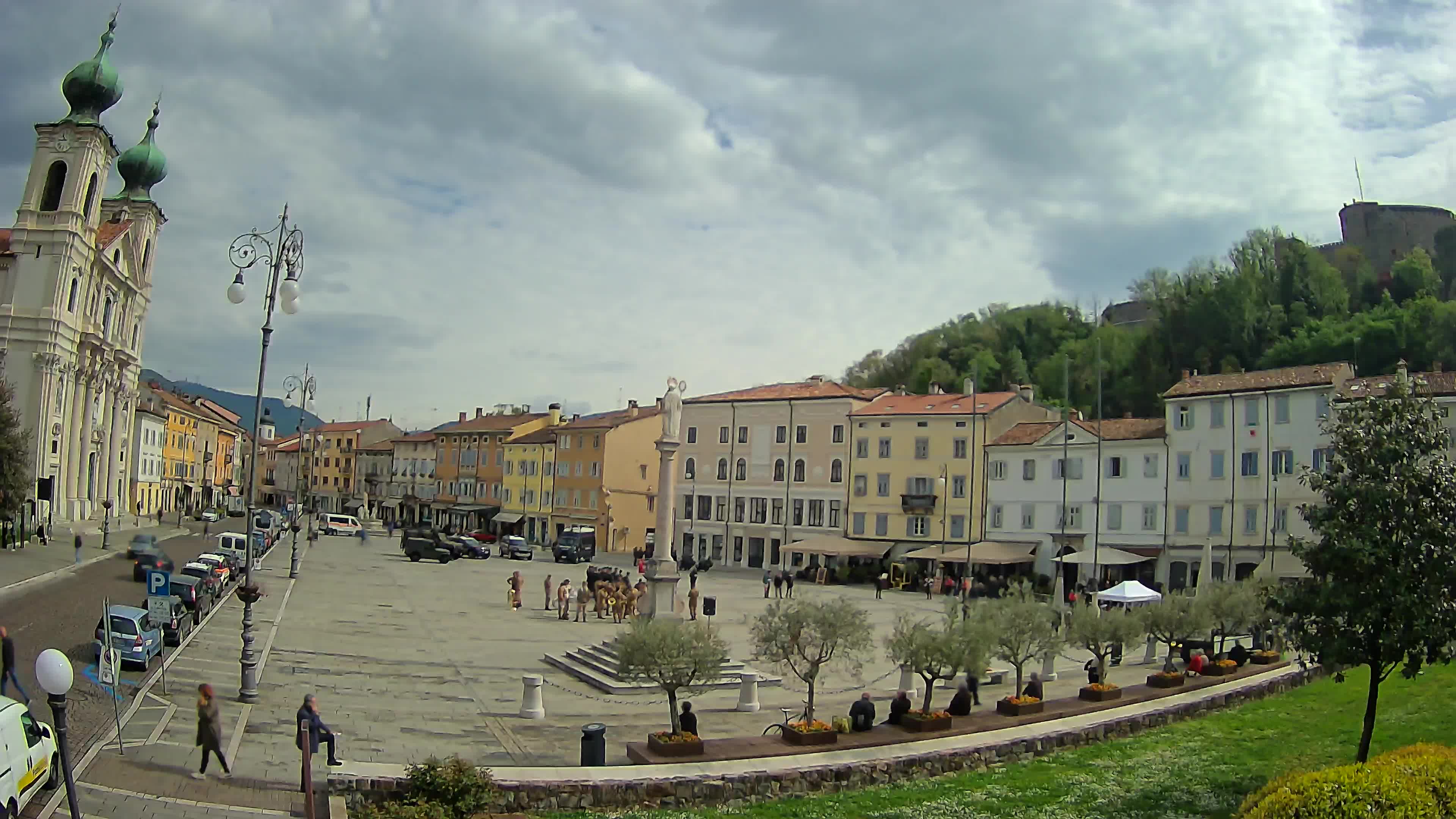 Gorizia Piazza della Vittoria e chiesa di S. Ignazio
