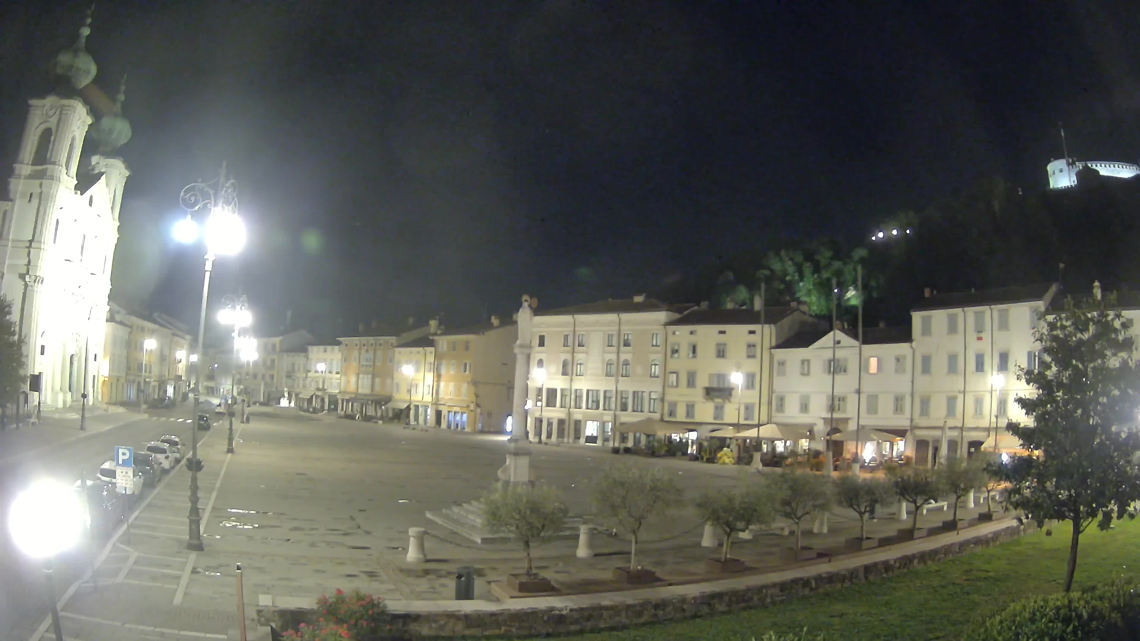 Gorizia Piazza della Vittoria e chiesa di S. Ignazio