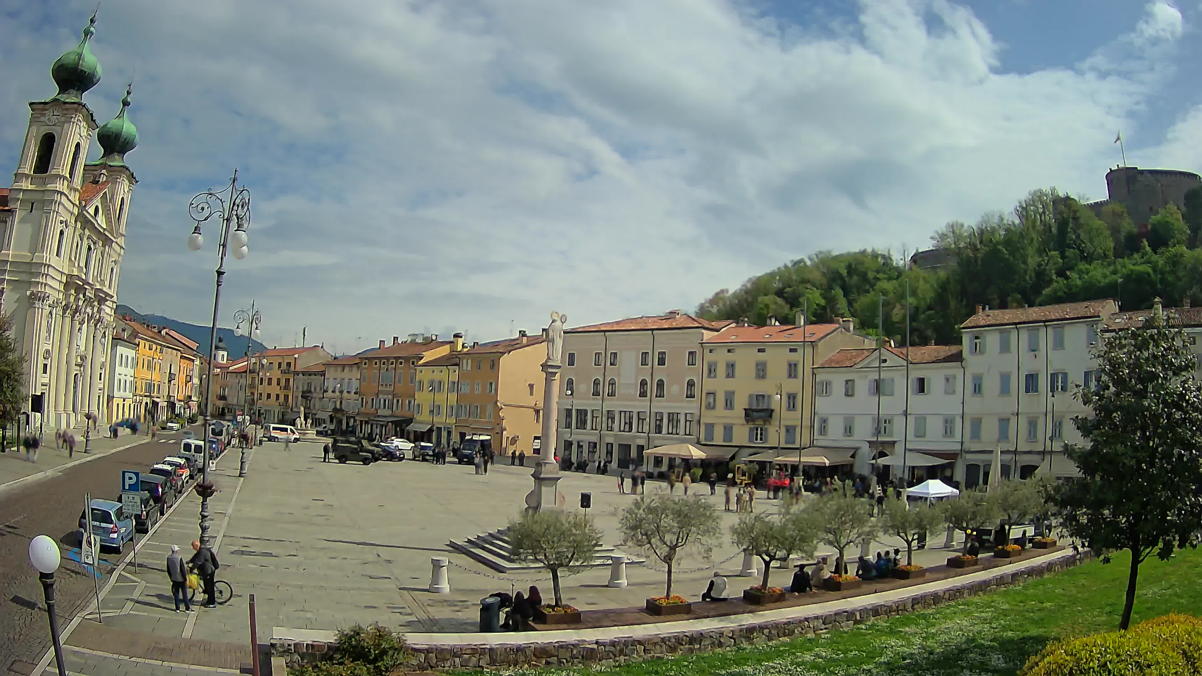 Gorizia Piazza della Vittoria e chiesa di S. Ignazio