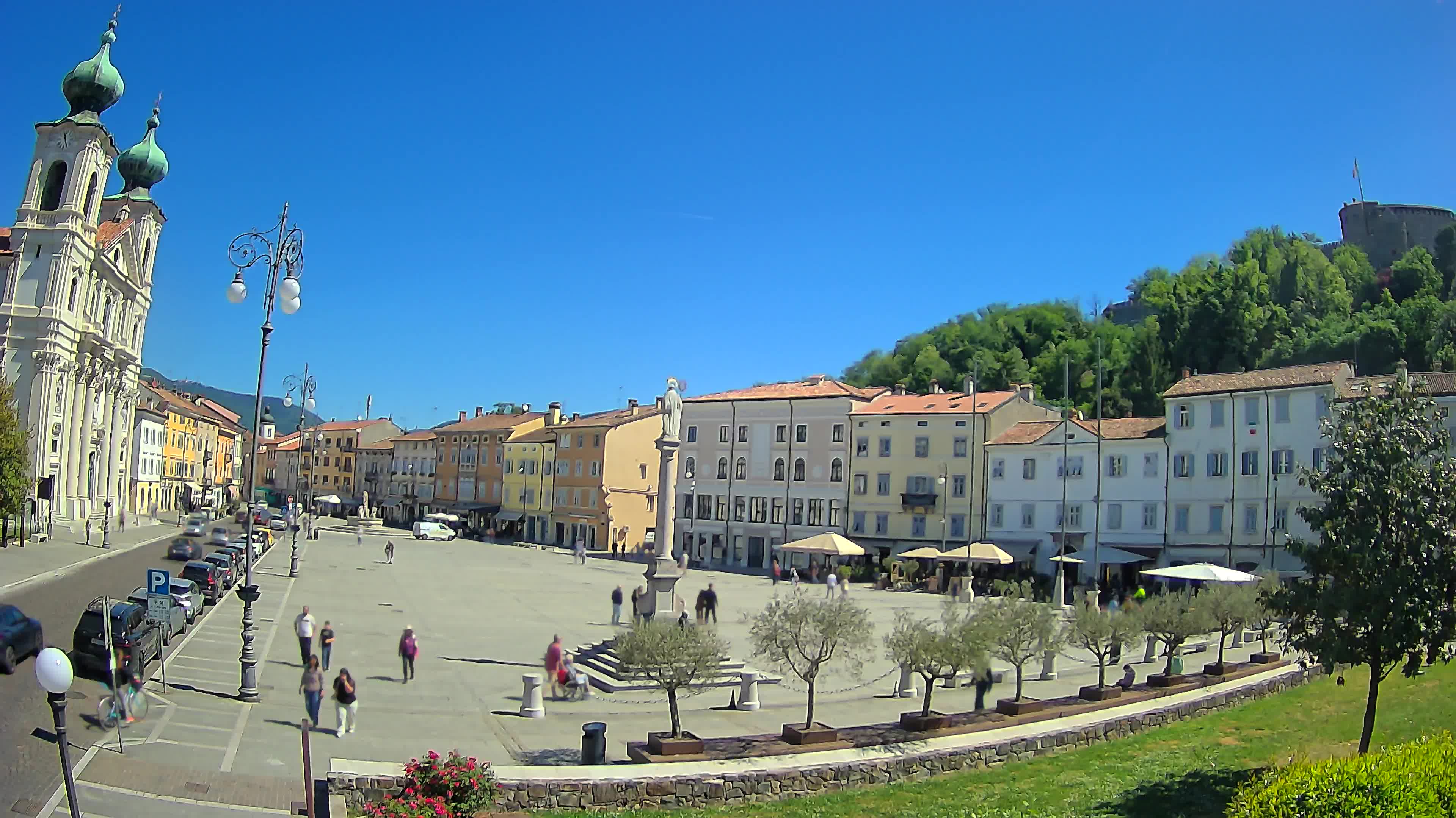 Gorizia Piazza della Vittoria e chiesa di S. Ignazio