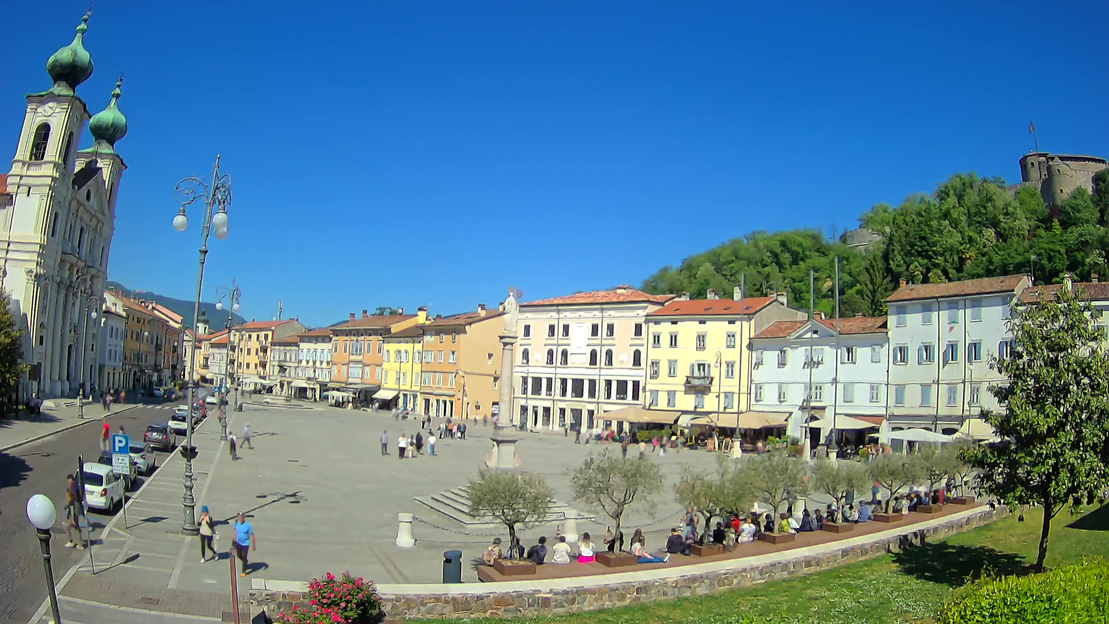 Gorizia Piazza della Vittoria e chiesa di S. Ignazio
