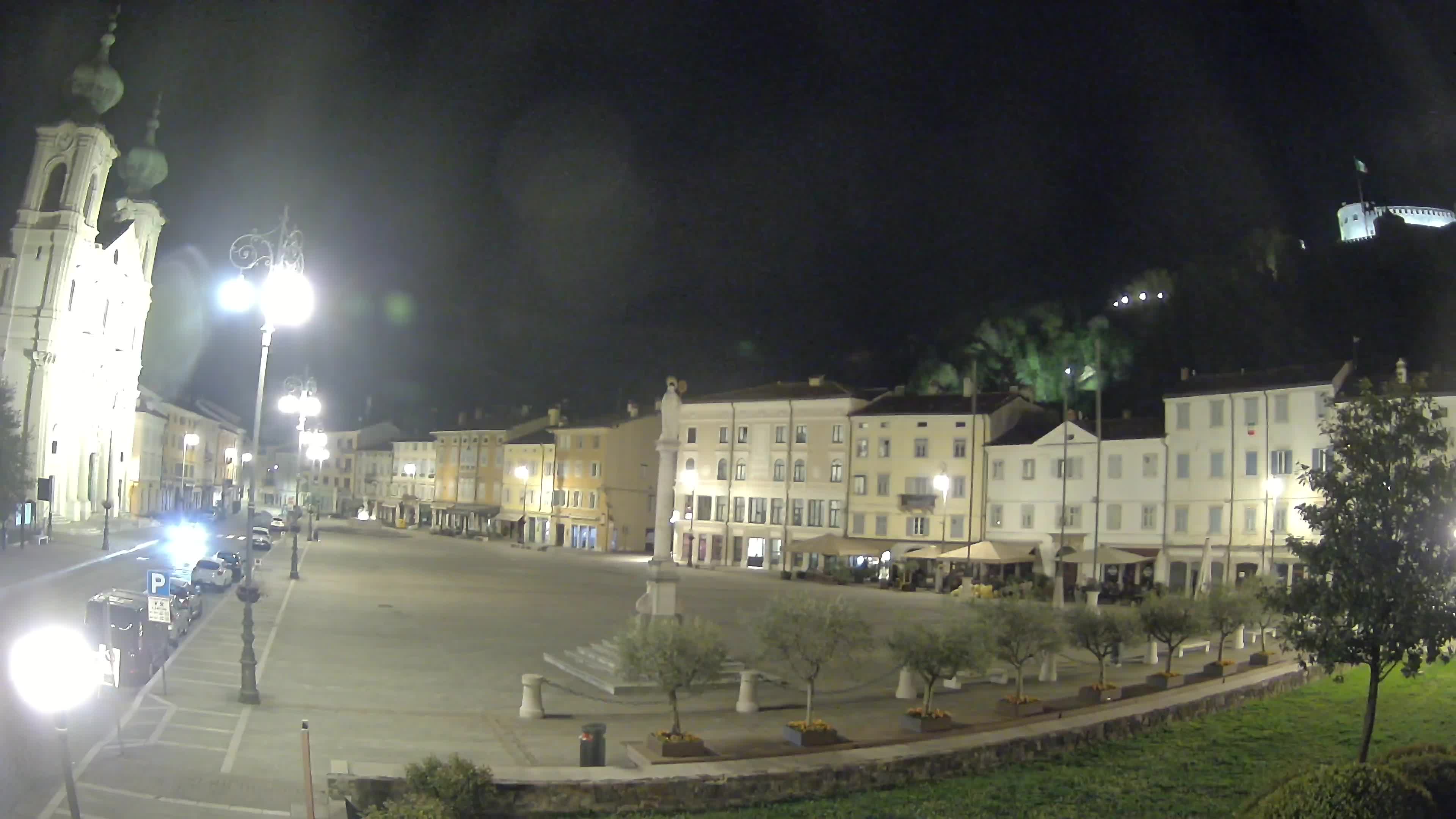 Gorizia Piazza della Vittoria e chiesa di S. Ignazio