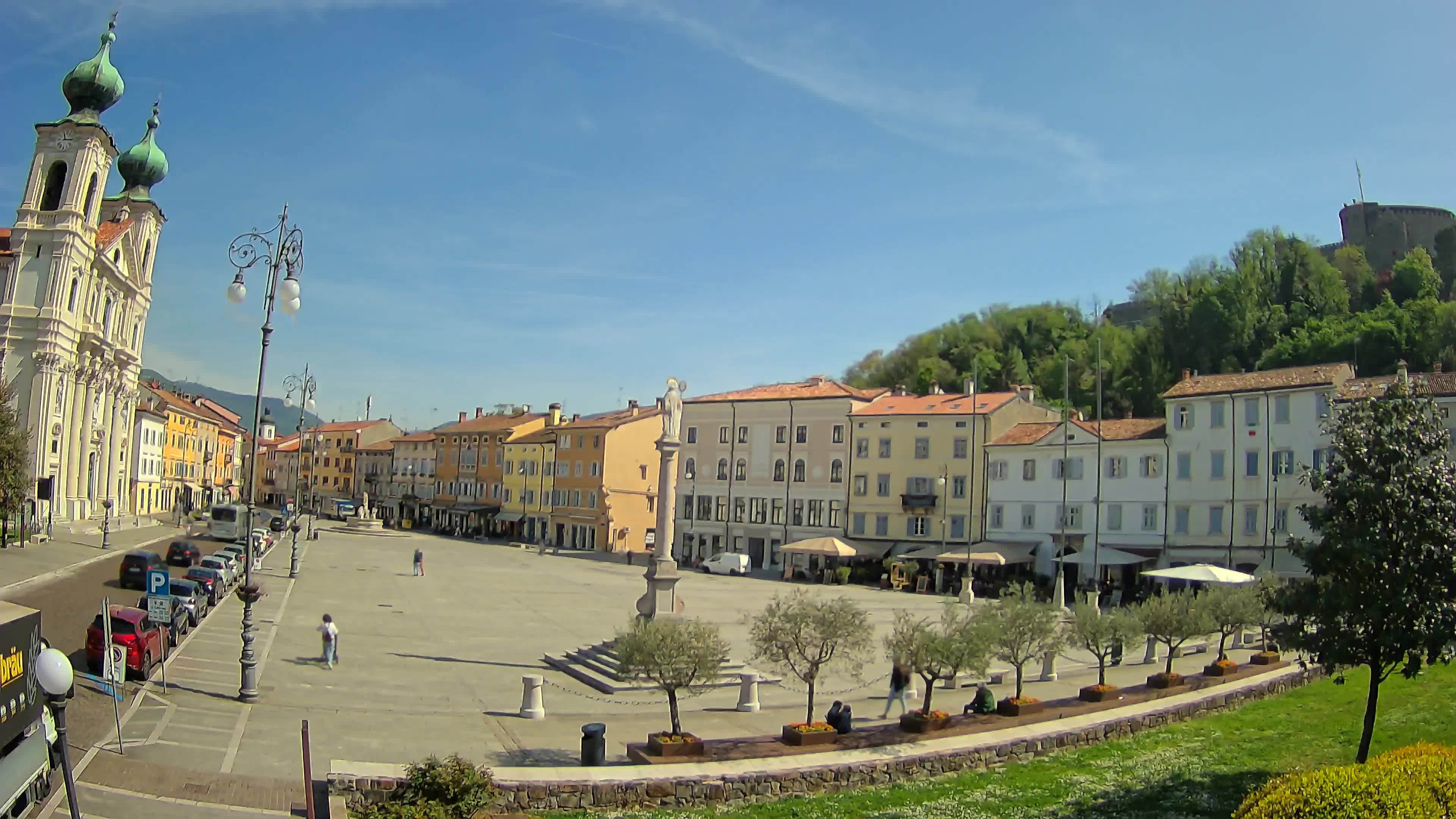 Gorizia Piazza della Vittoria e chiesa di S. Ignazio