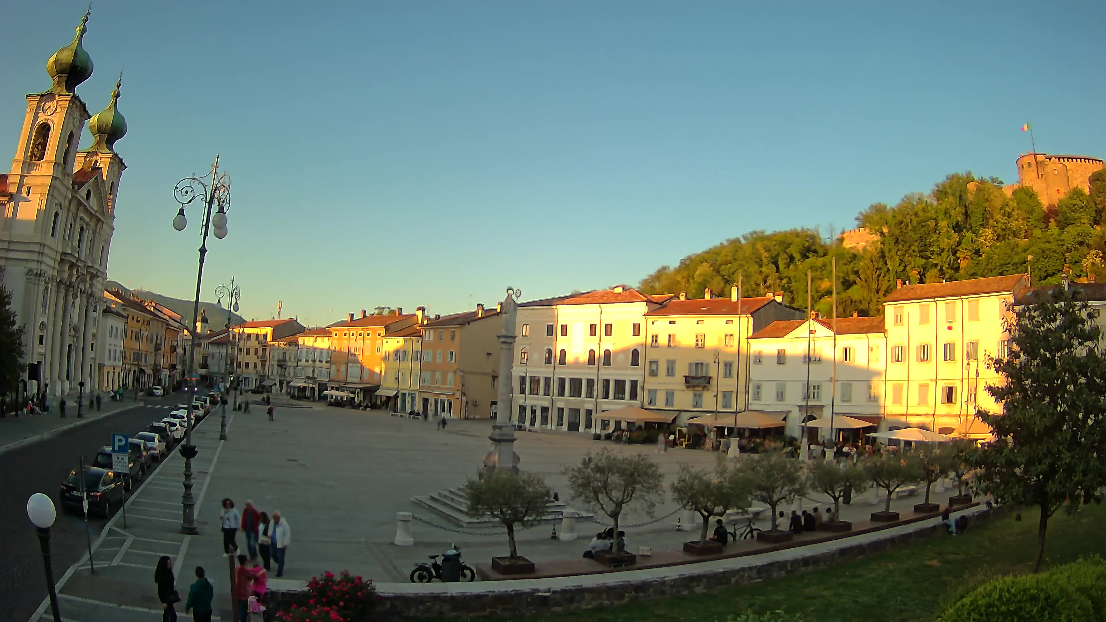 Gorizia Piazza della Vittoria e chiesa di S. Ignazio