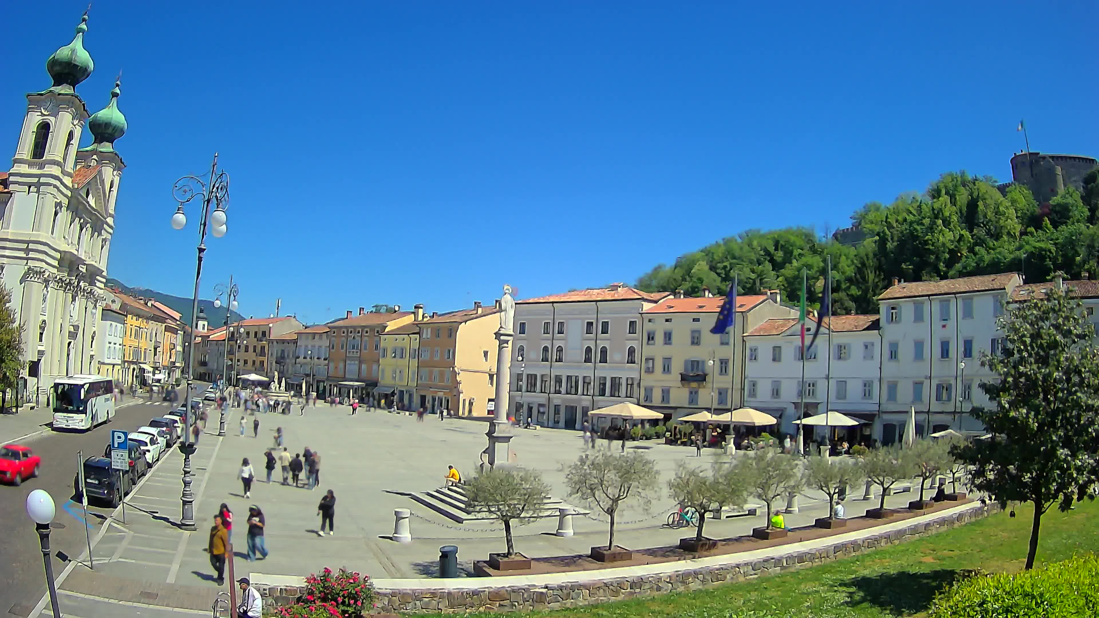 Gorizia – Plaza Vittoria – iglesia de San Pedro. Ignacio