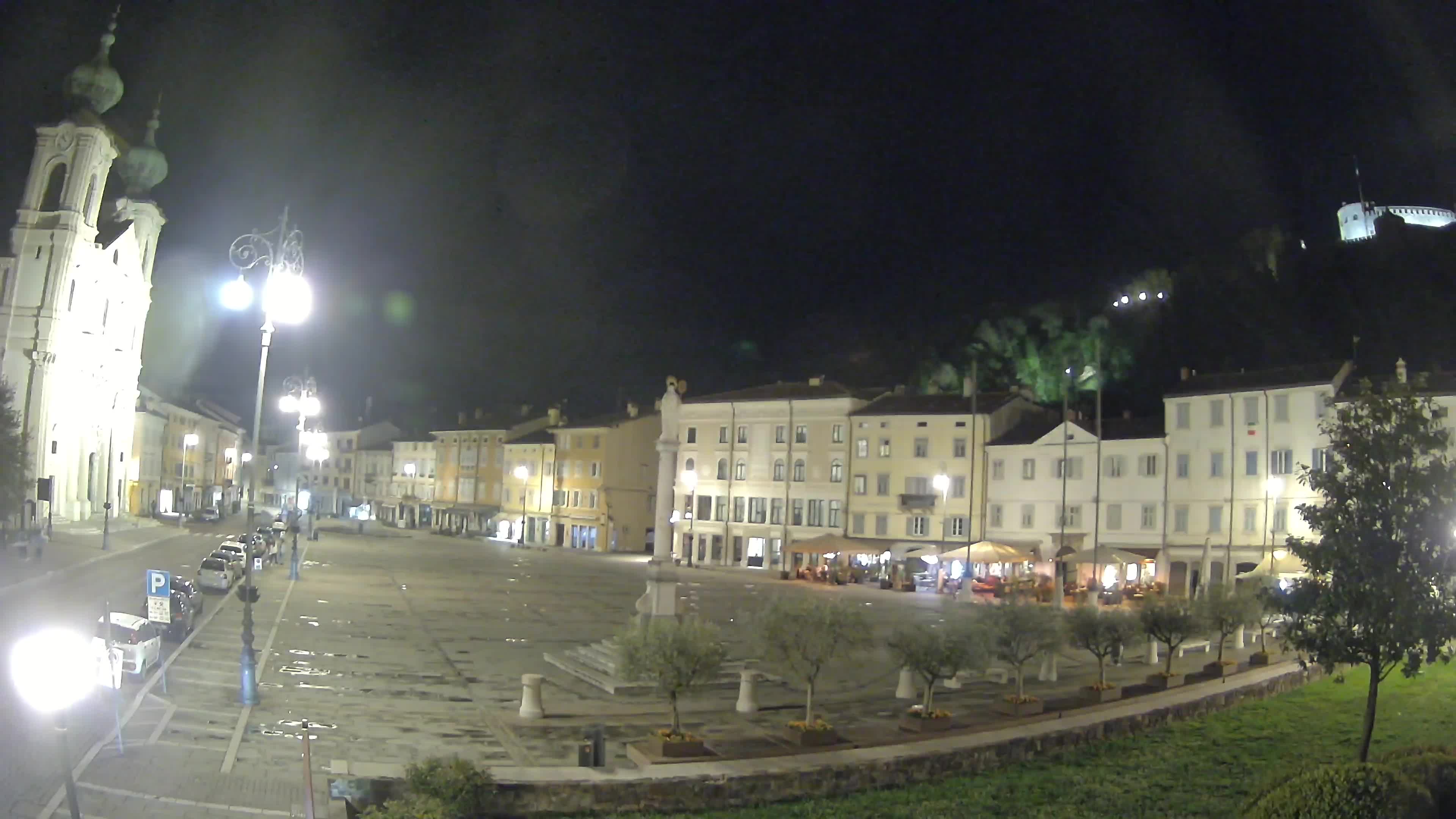 Gorizia Piazza della Vittoria e chiesa di S. Ignazio