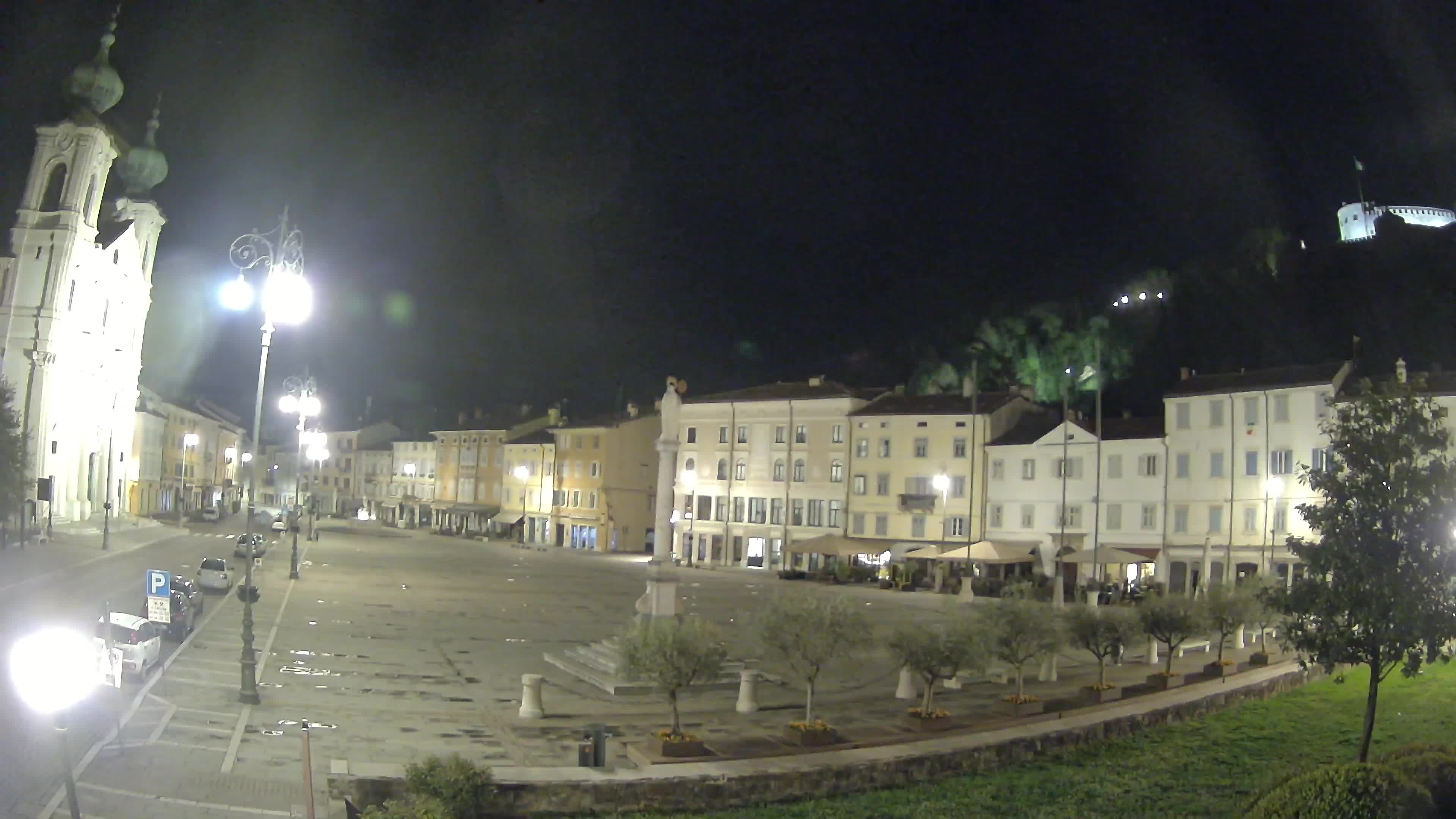 Gorizia Piazza della Vittoria e chiesa di S. Ignazio