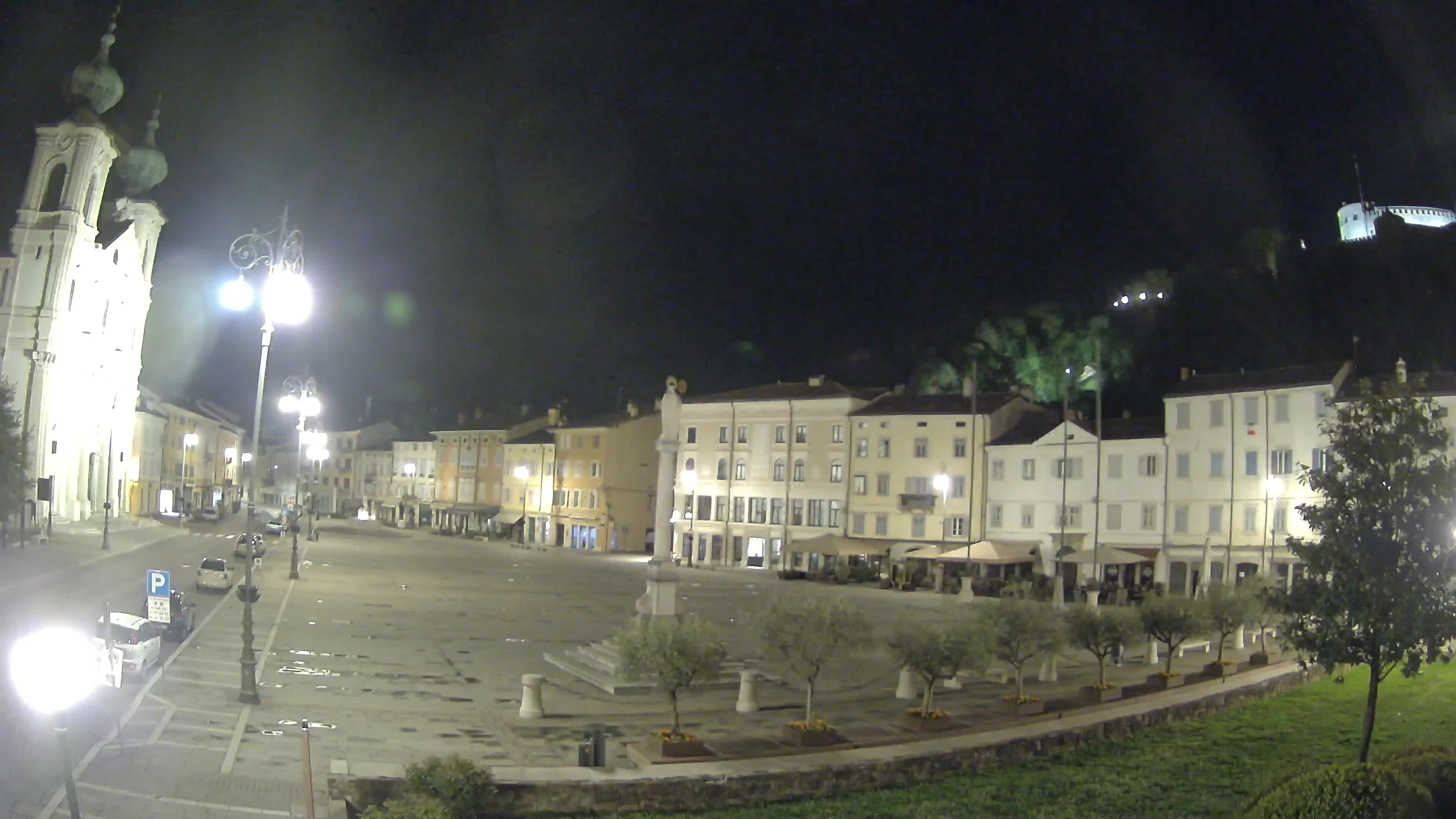 Gorizia Piazza della Vittoria e chiesa di S. Ignazio