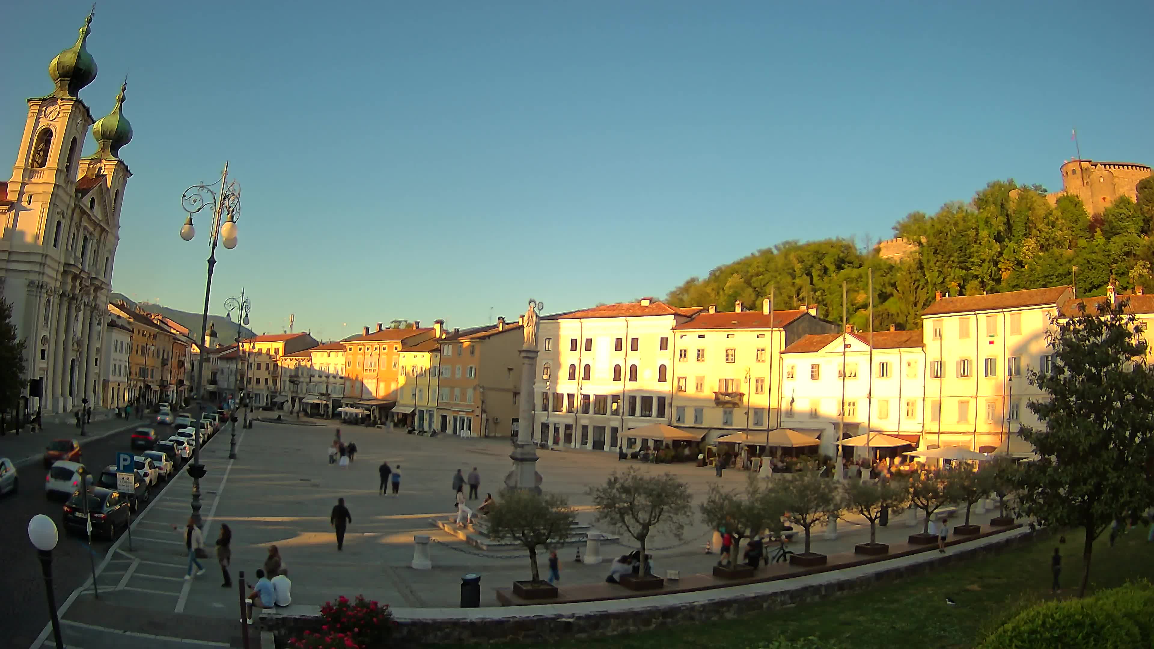 Gorizia Piazza della Vittoria e chiesa di S. Ignazio