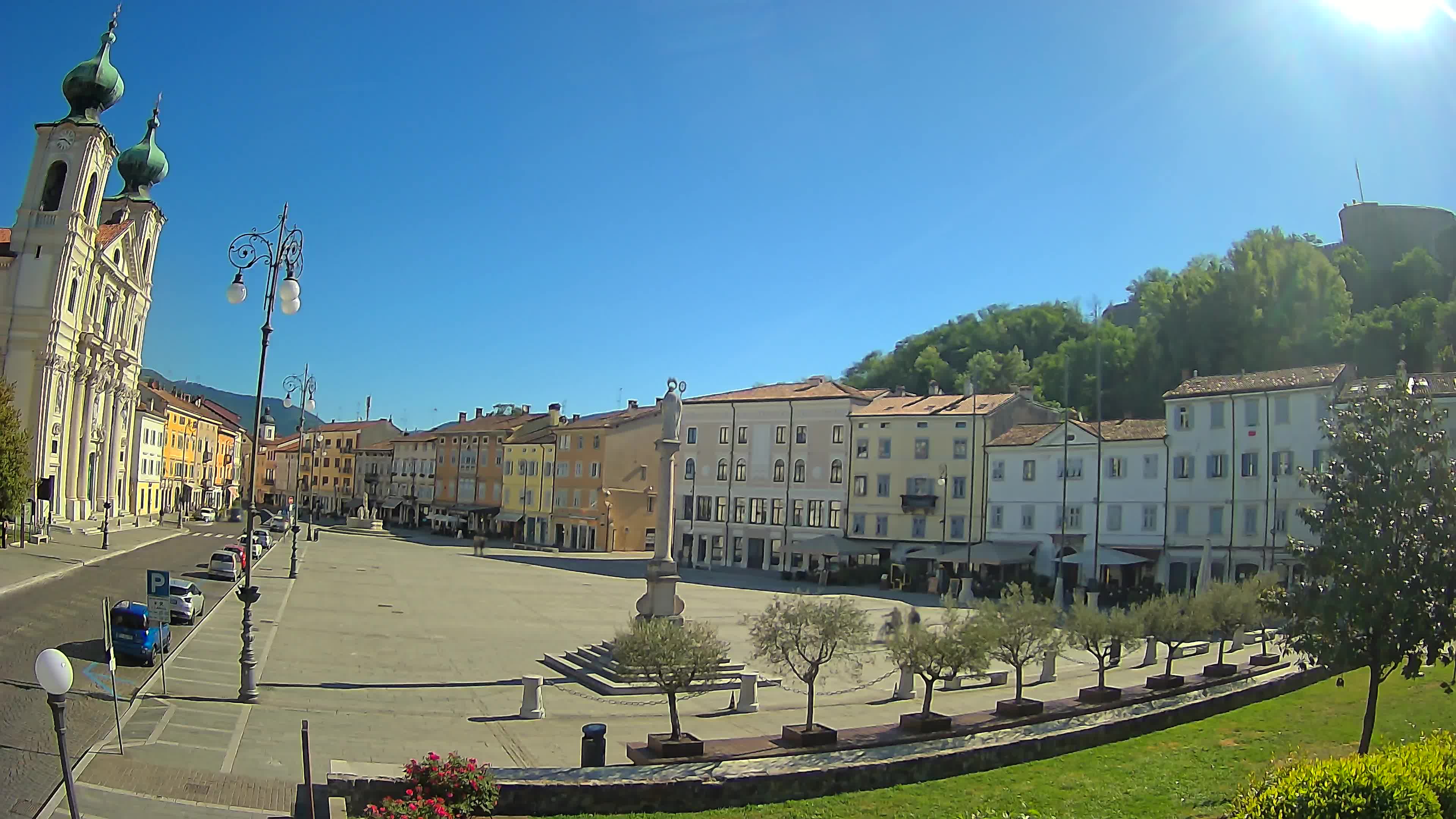 Gorizia Piazza della Vittoria e chiesa di S. Ignazio