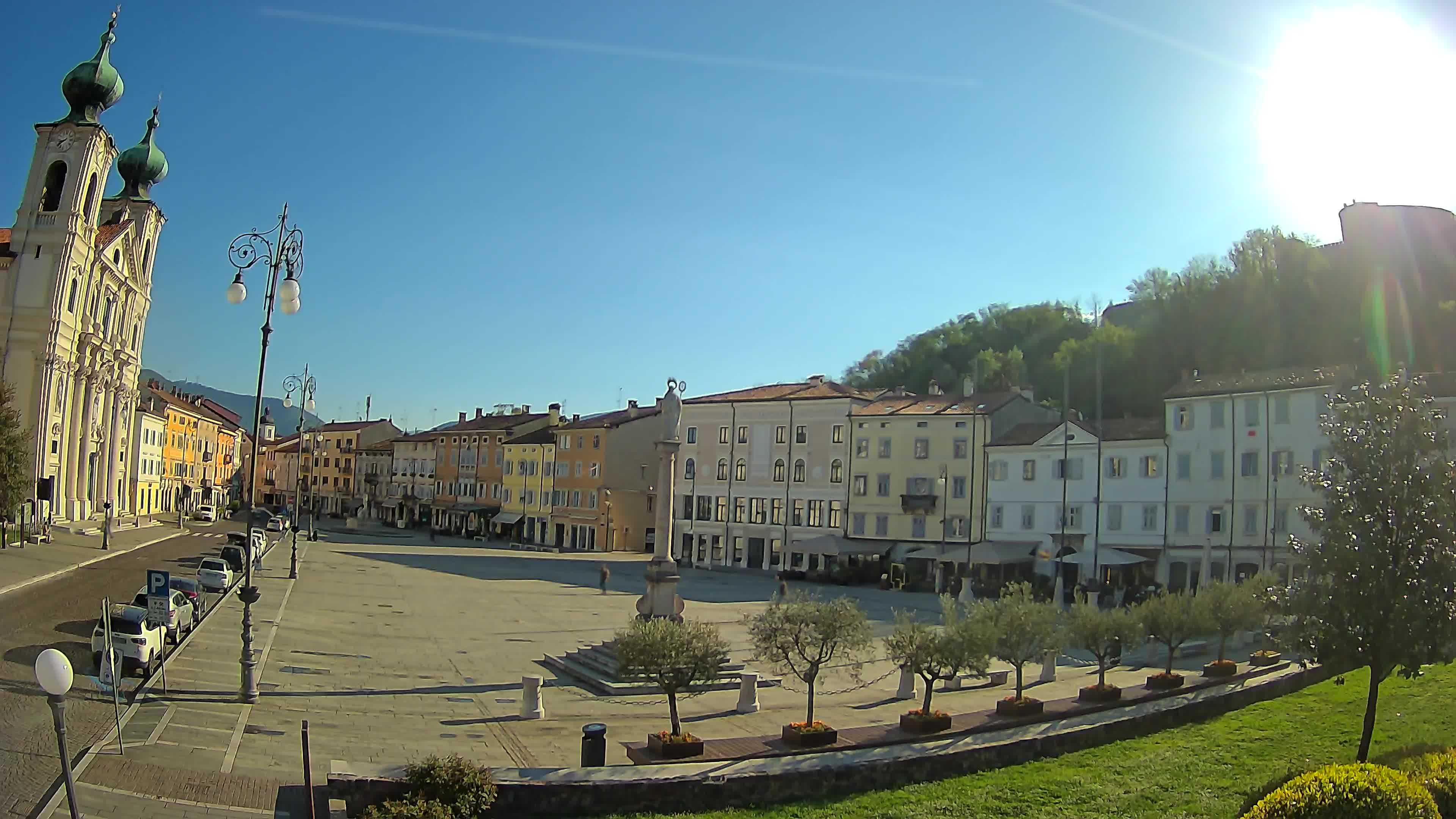 Gorizia Piazza della Vittoria e chiesa di S. Ignazio