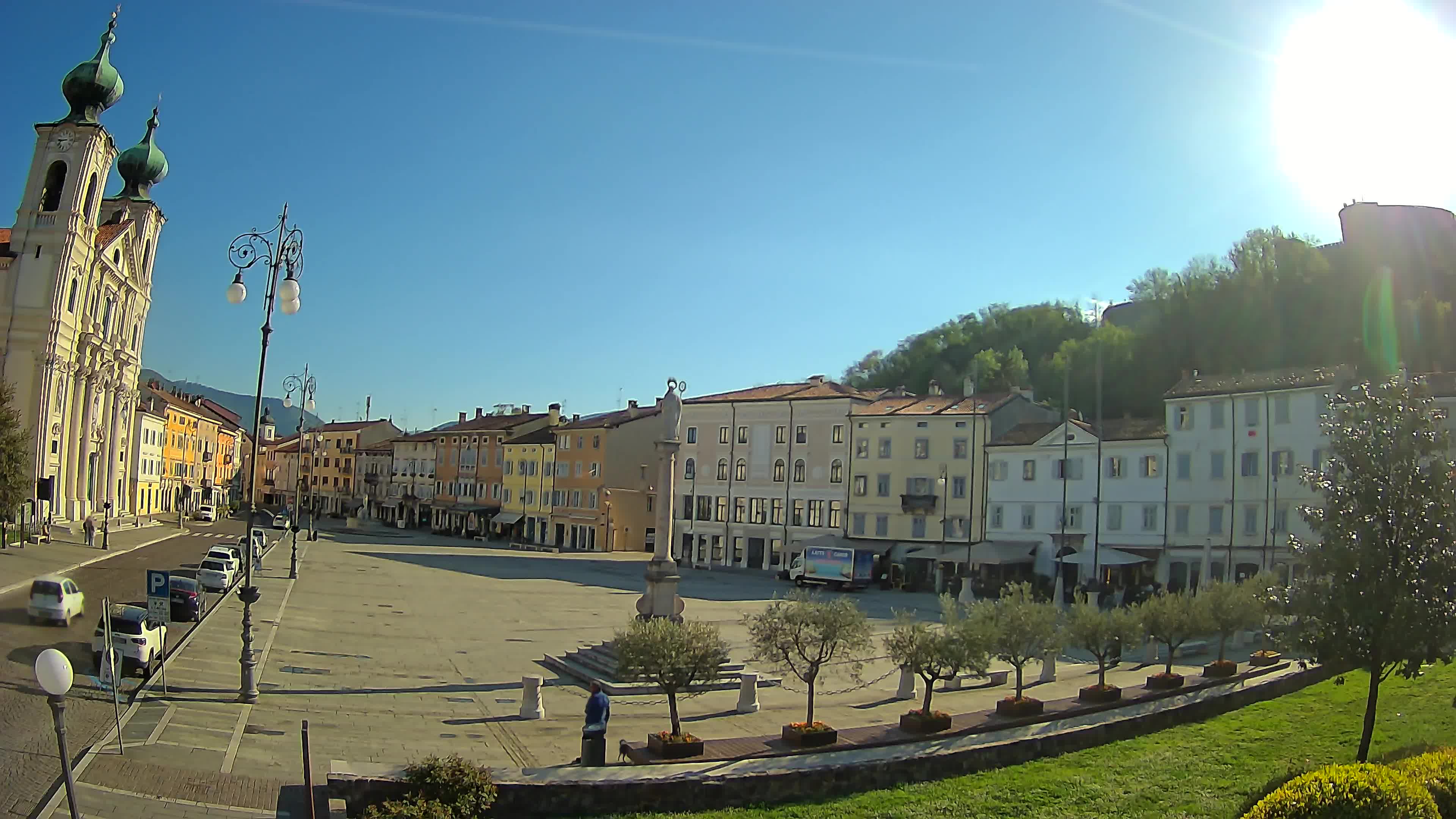 Gorizia Piazza della Vittoria e chiesa di S. Ignazio