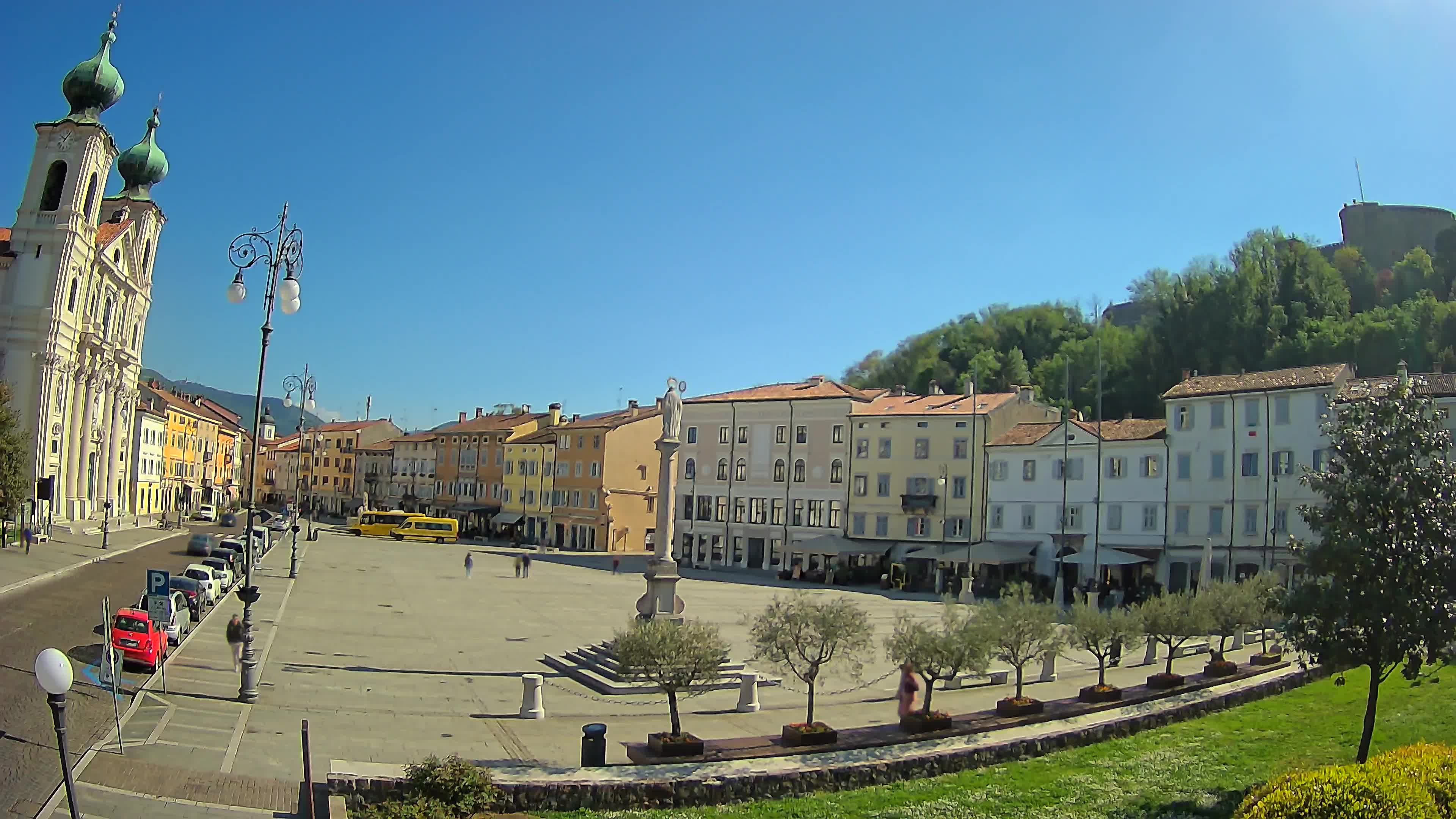 Gorizia Piazza della Vittoria e chiesa di S. Ignazio
