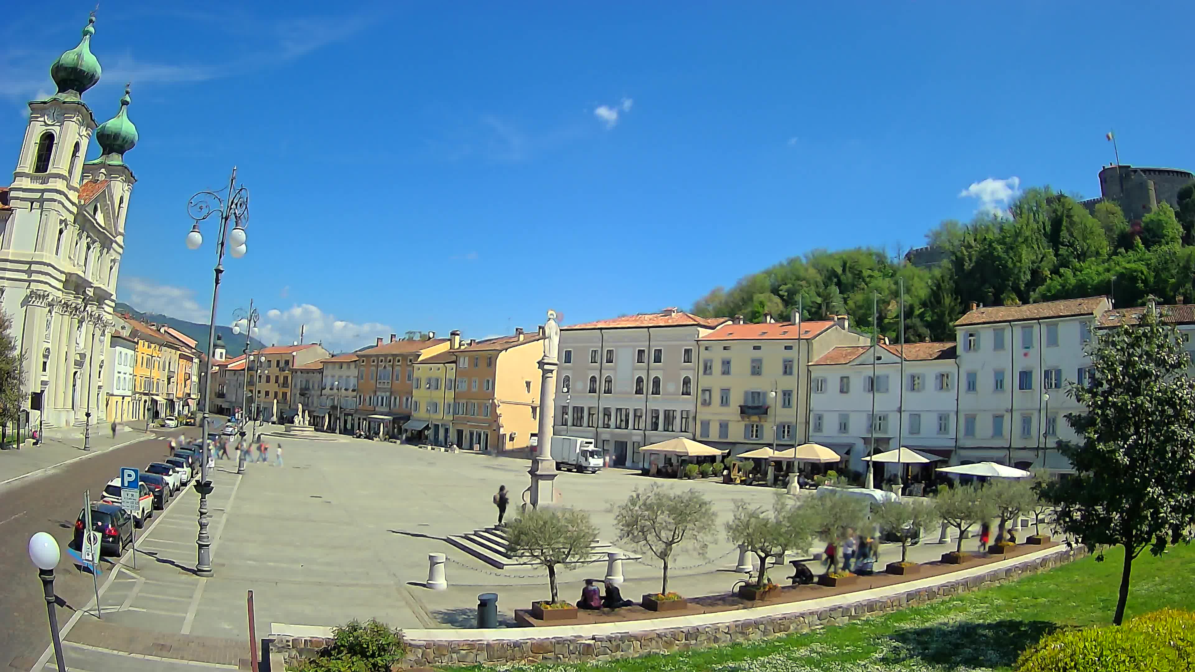 Gorizia Piazza della Vittoria e chiesa di S. Ignazio