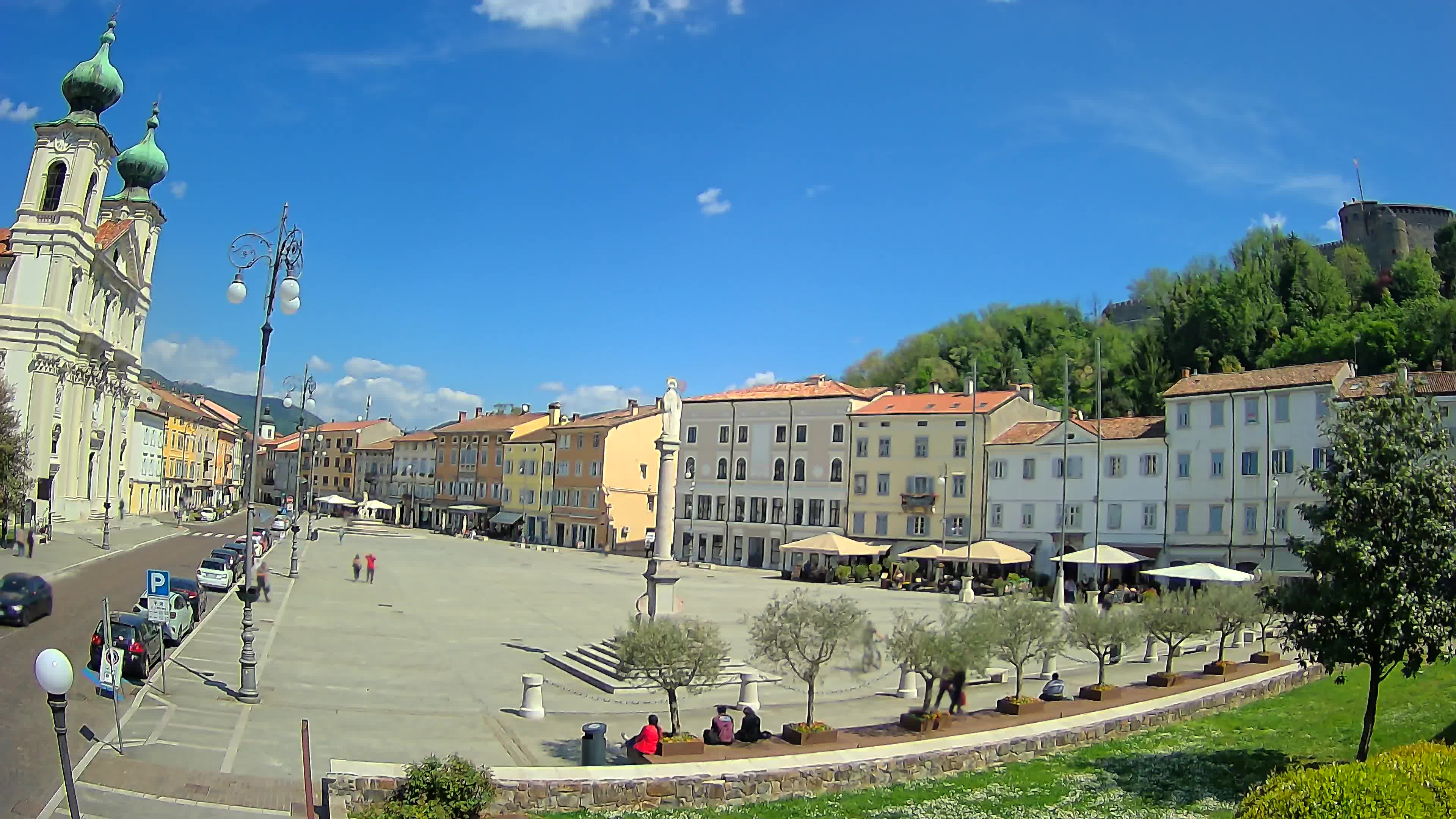 Gorizia Piazza della Vittoria e chiesa di S. Ignazio