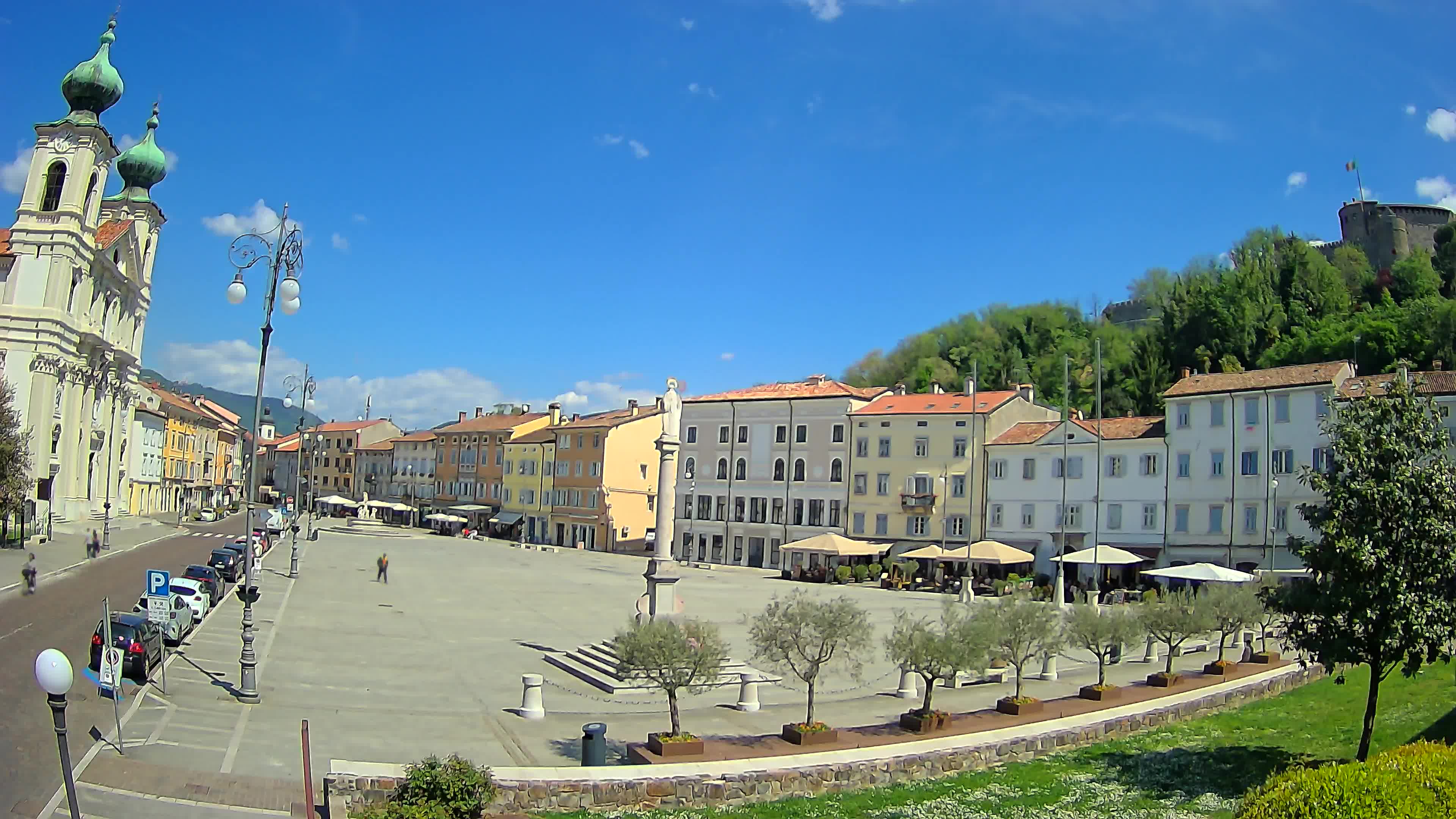 Gorizia Piazza della Vittoria e chiesa di S. Ignazio