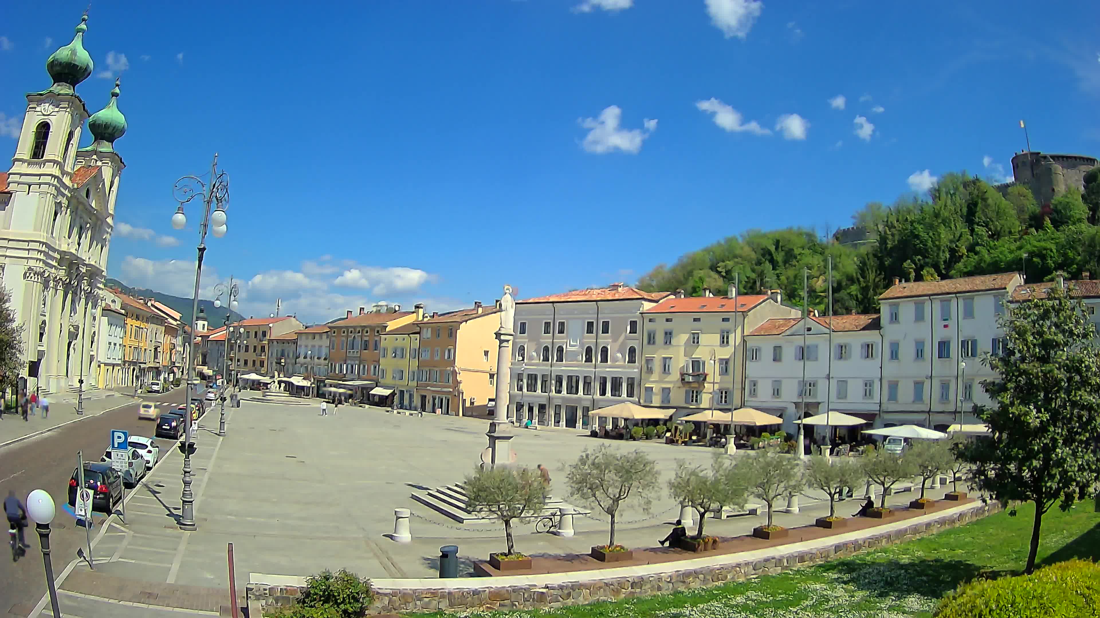 Gorizia Piazza della Vittoria e chiesa di S. Ignazio
