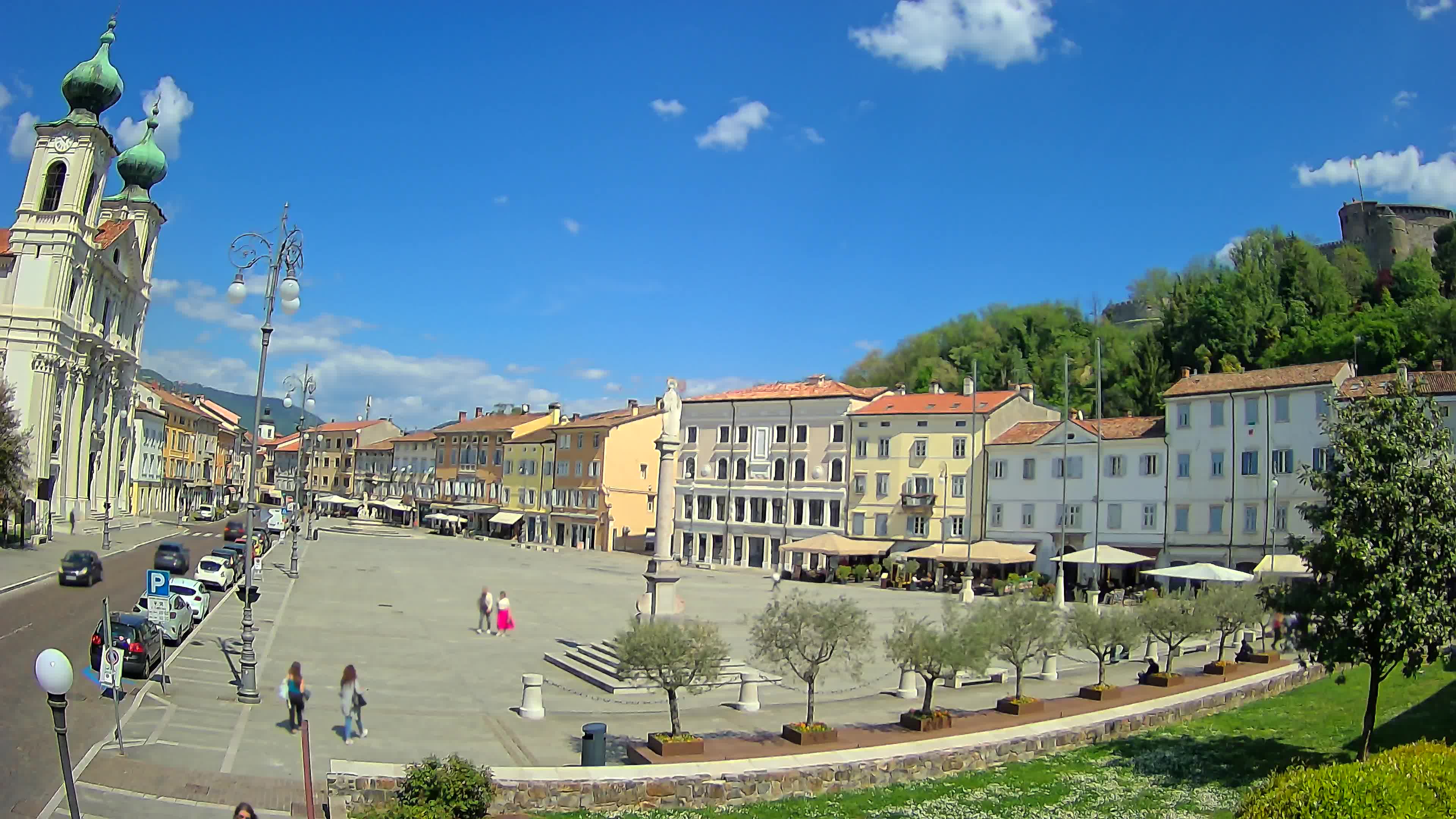 Gorizia Piazza della Vittoria e chiesa di S. Ignazio