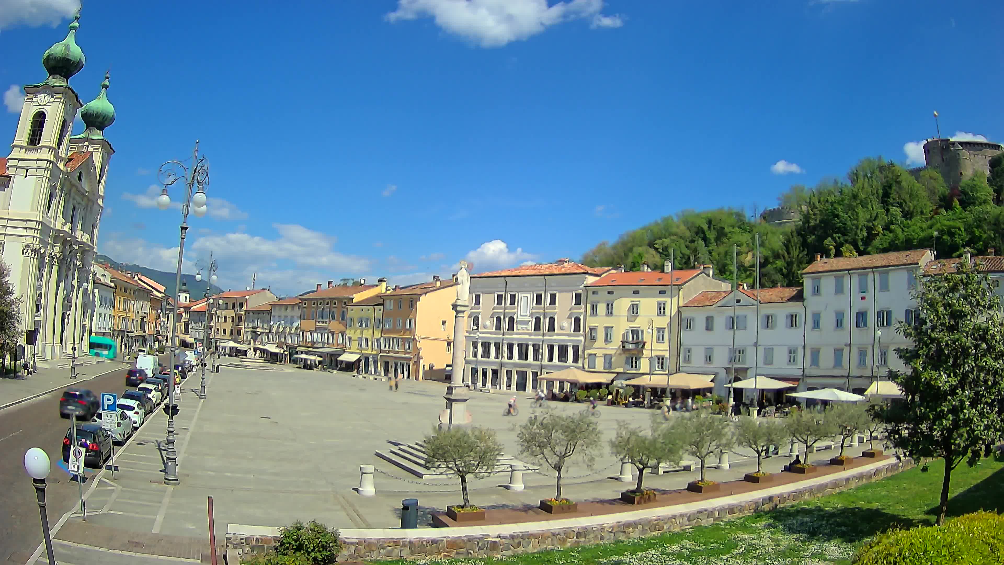 Gorizia Piazza della Vittoria e chiesa di S. Ignazio