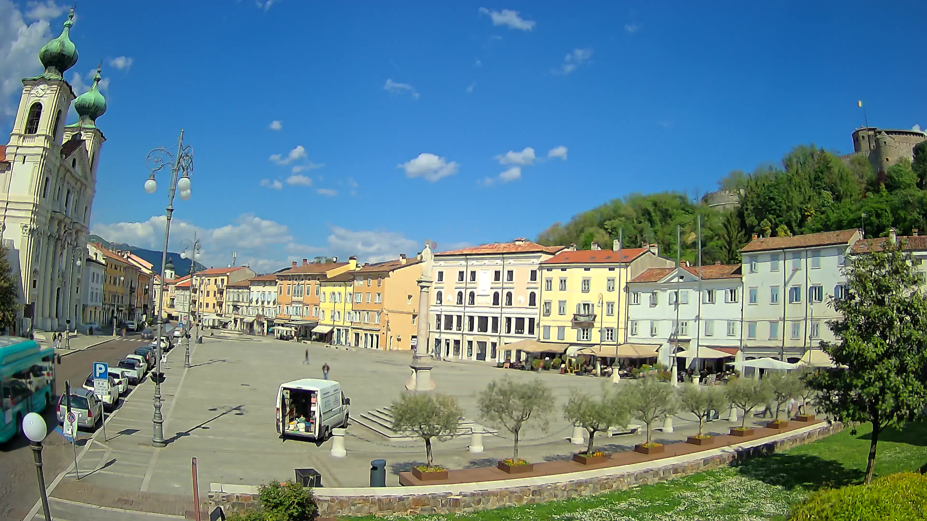 Gorizia Piazza della Vittoria e chiesa di S. Ignazio