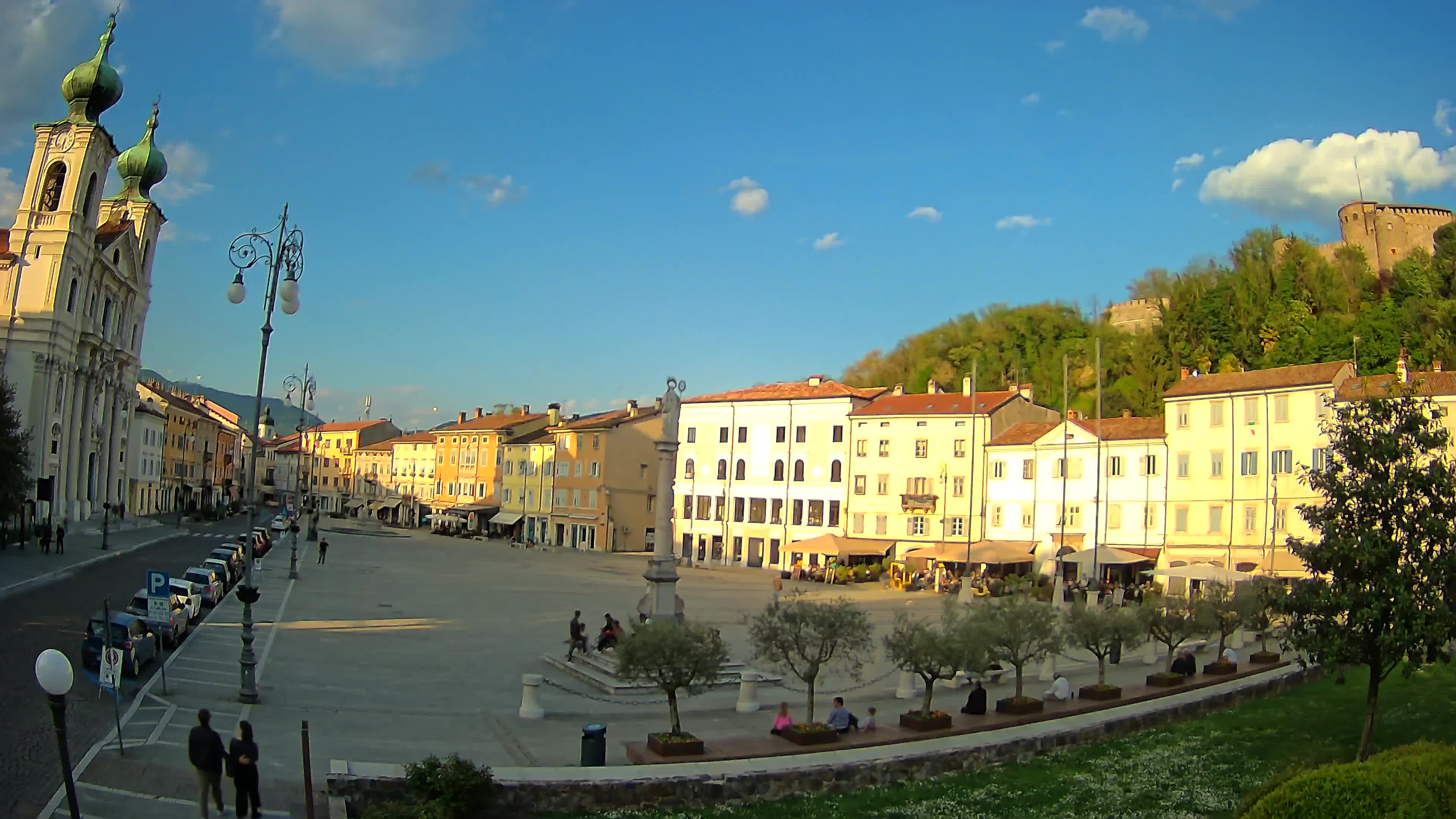 Gorizia Piazza della Vittoria e chiesa di S. Ignazio