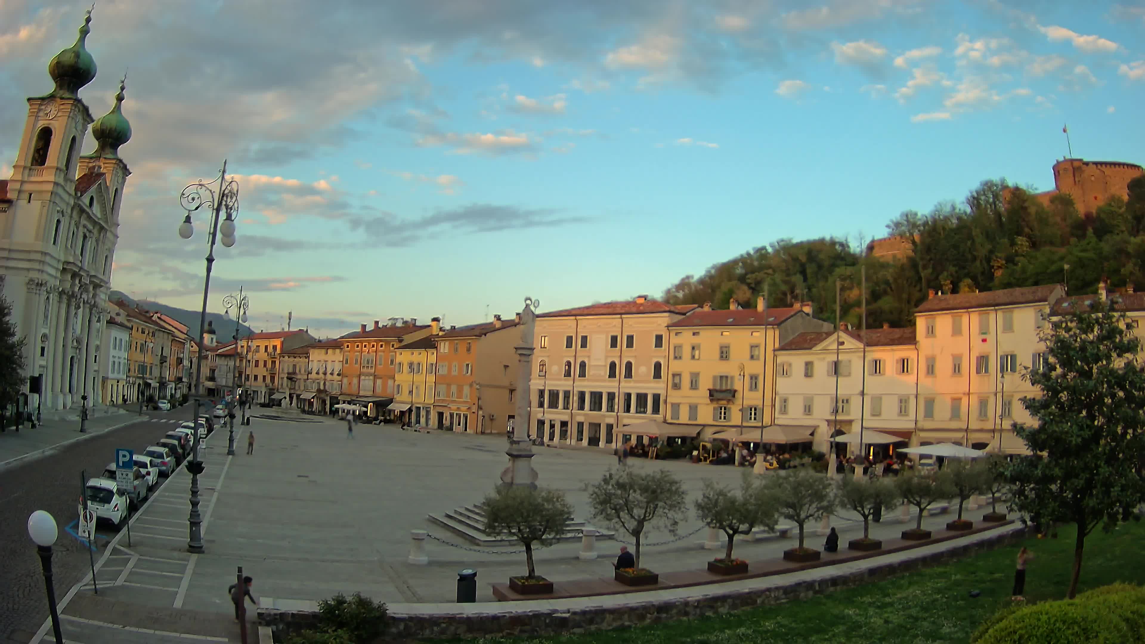 Gorizia Piazza della Vittoria e chiesa di S. Ignazio
