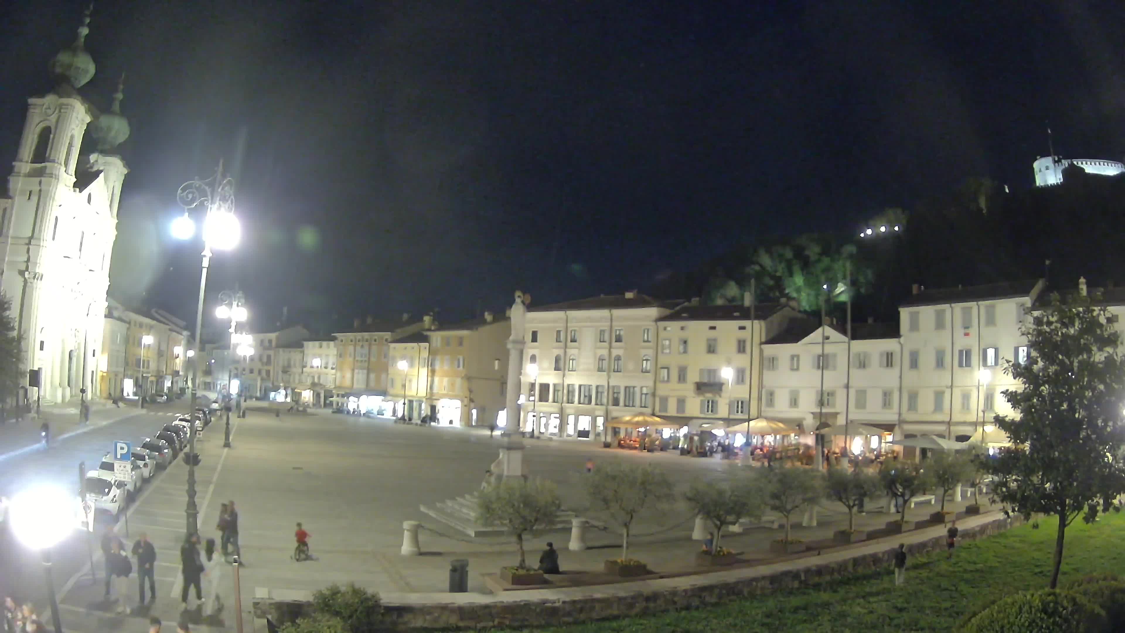 Gorizia Piazza della Vittoria e chiesa di S. Ignazio