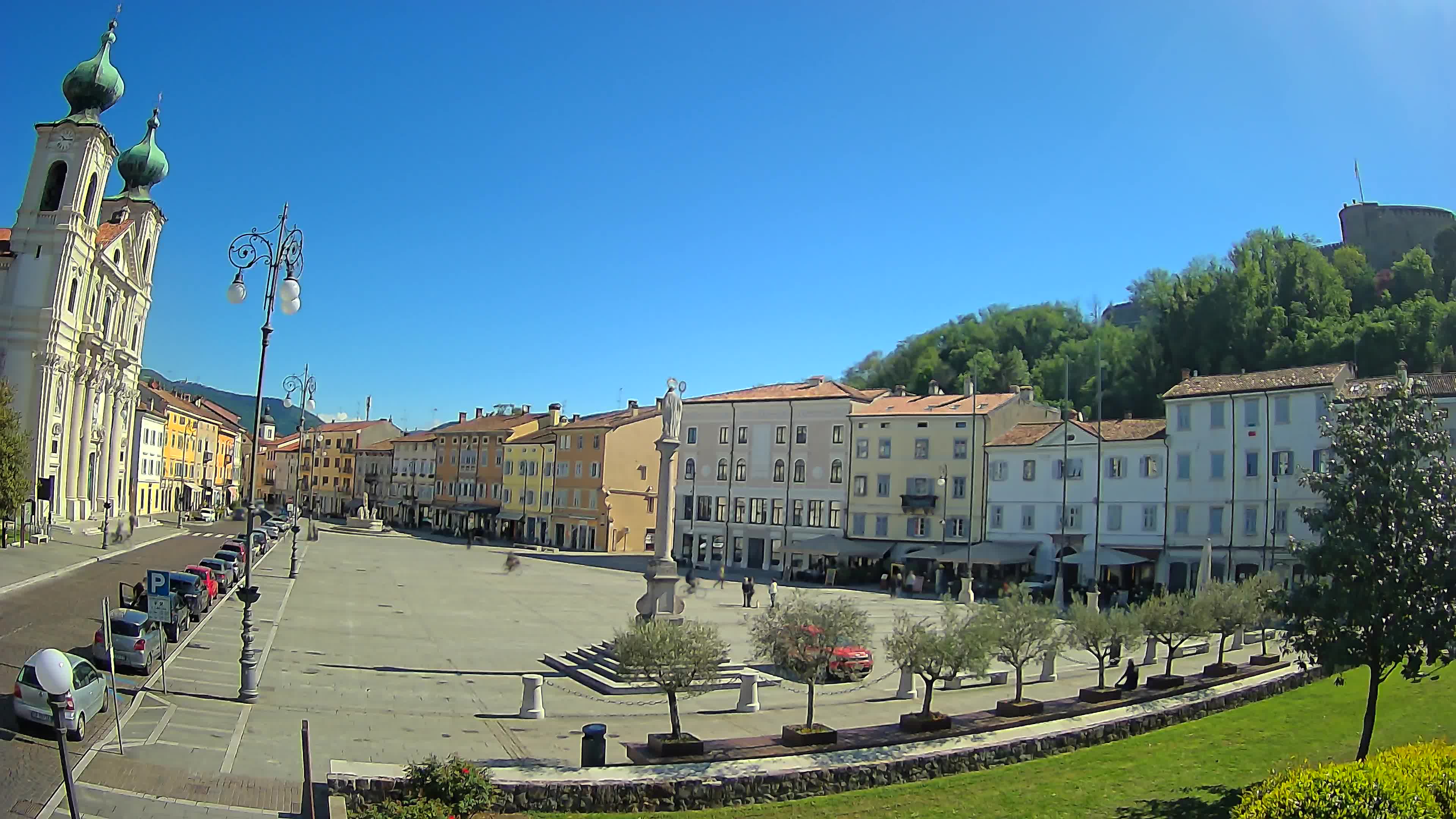 Gorizia Piazza della Vittoria e chiesa di S. Ignazio