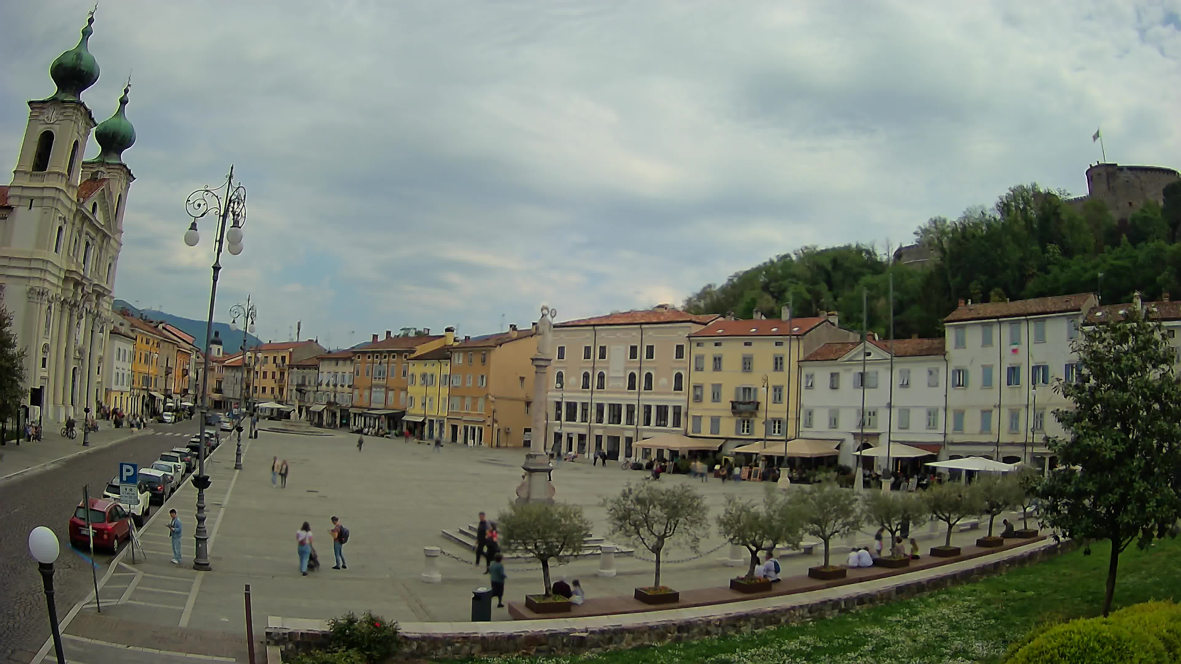 Gorizia Piazza della Vittoria e chiesa di S. Ignazio