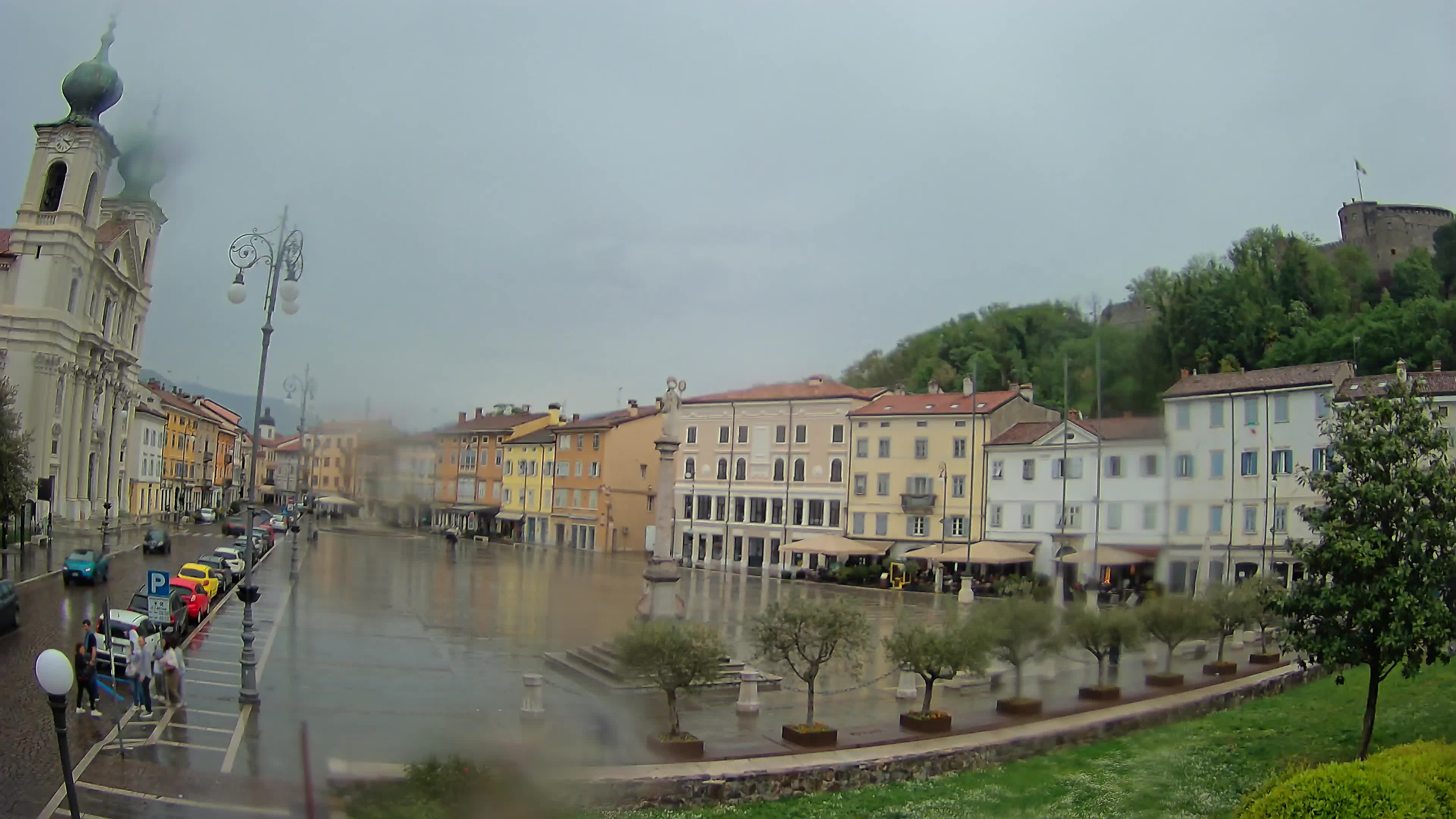 Gorizia Piazza della Vittoria e chiesa di S. Ignazio