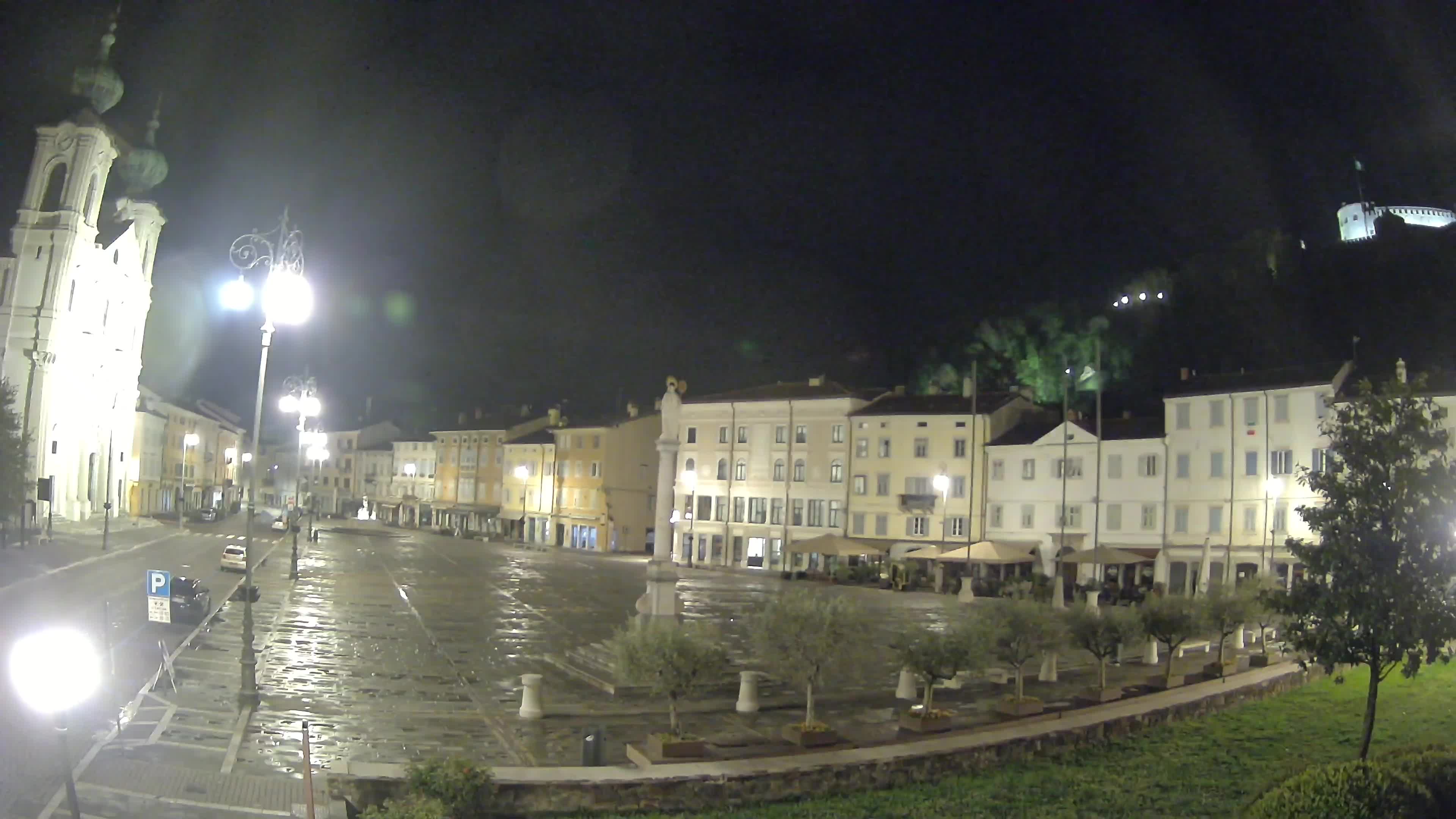 Gorizia Piazza della Vittoria e chiesa di S. Ignazio