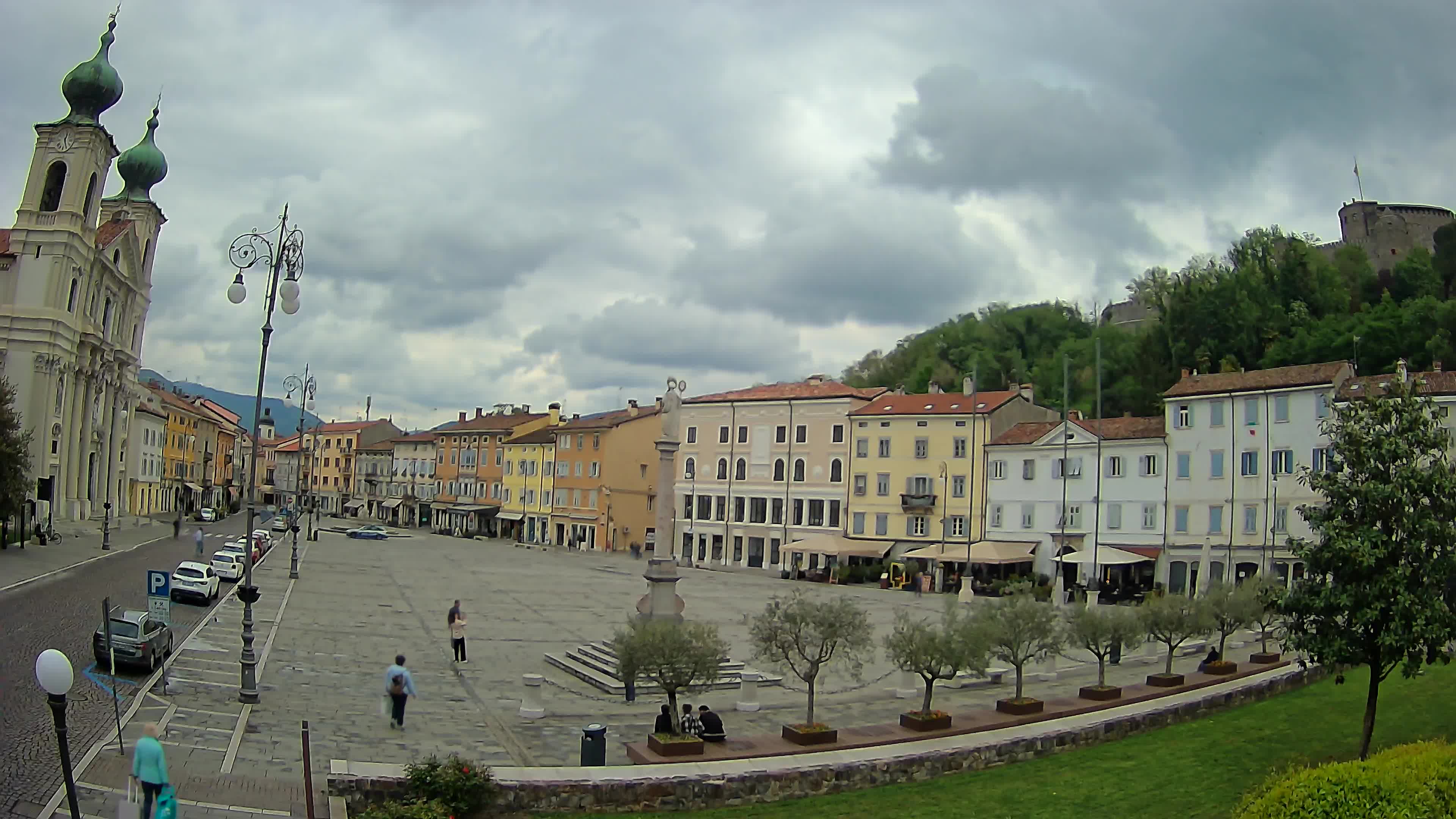 Gorizia Piazza della Vittoria e chiesa di S. Ignazio