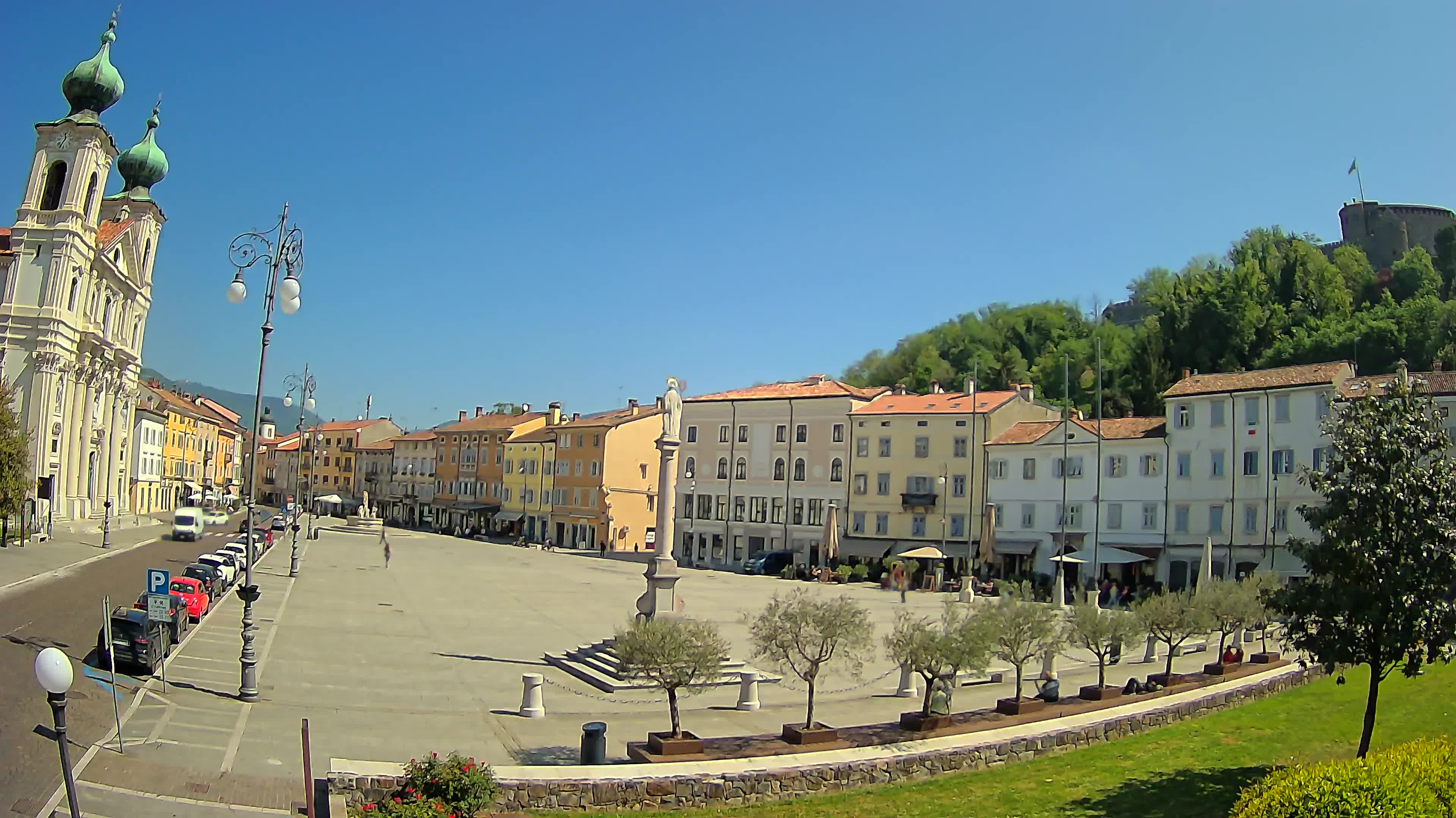 Gorizia Piazza della Vittoria e chiesa di S. Ignazio