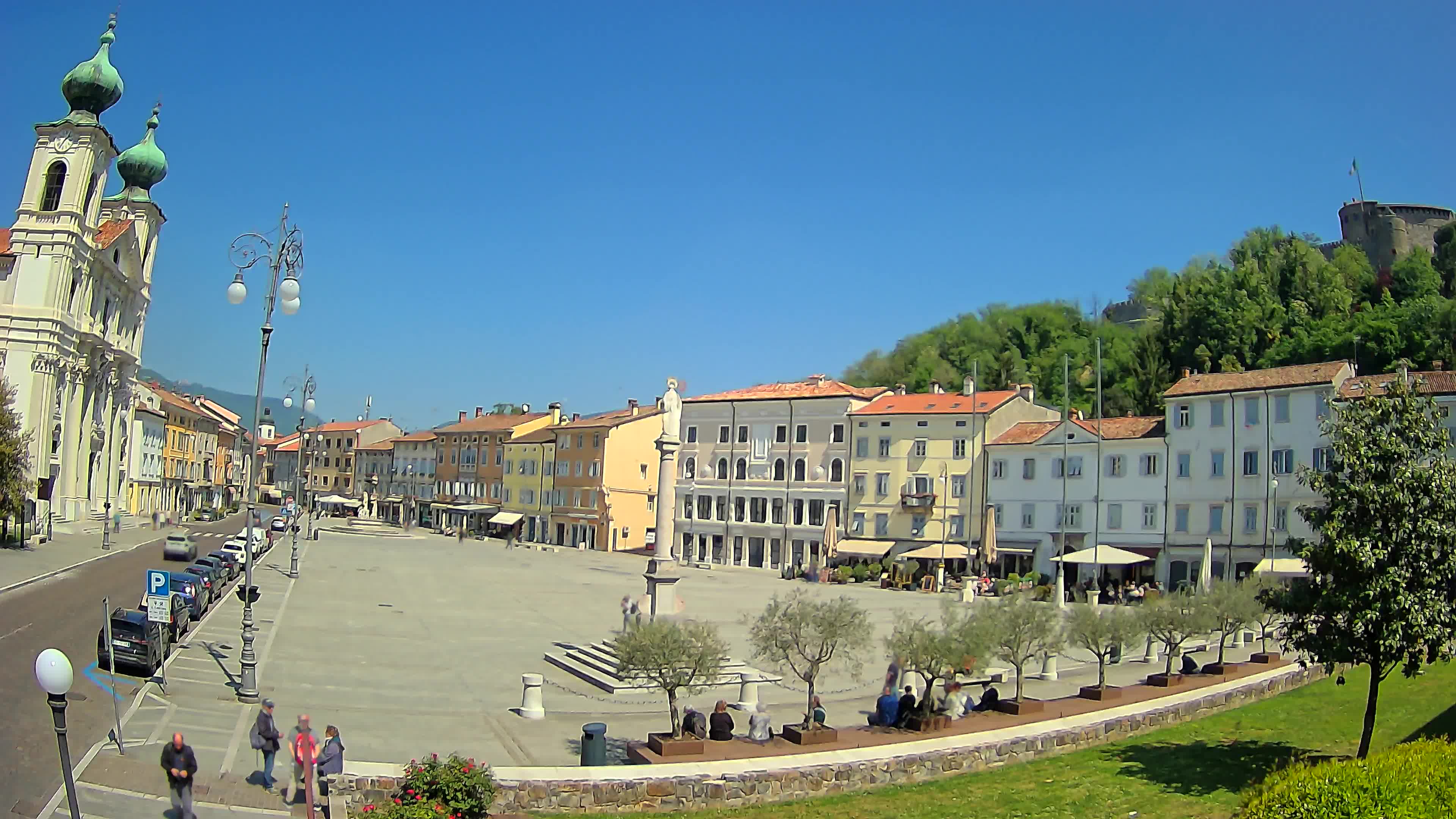 Gorizia Piazza della Vittoria e chiesa di S. Ignazio