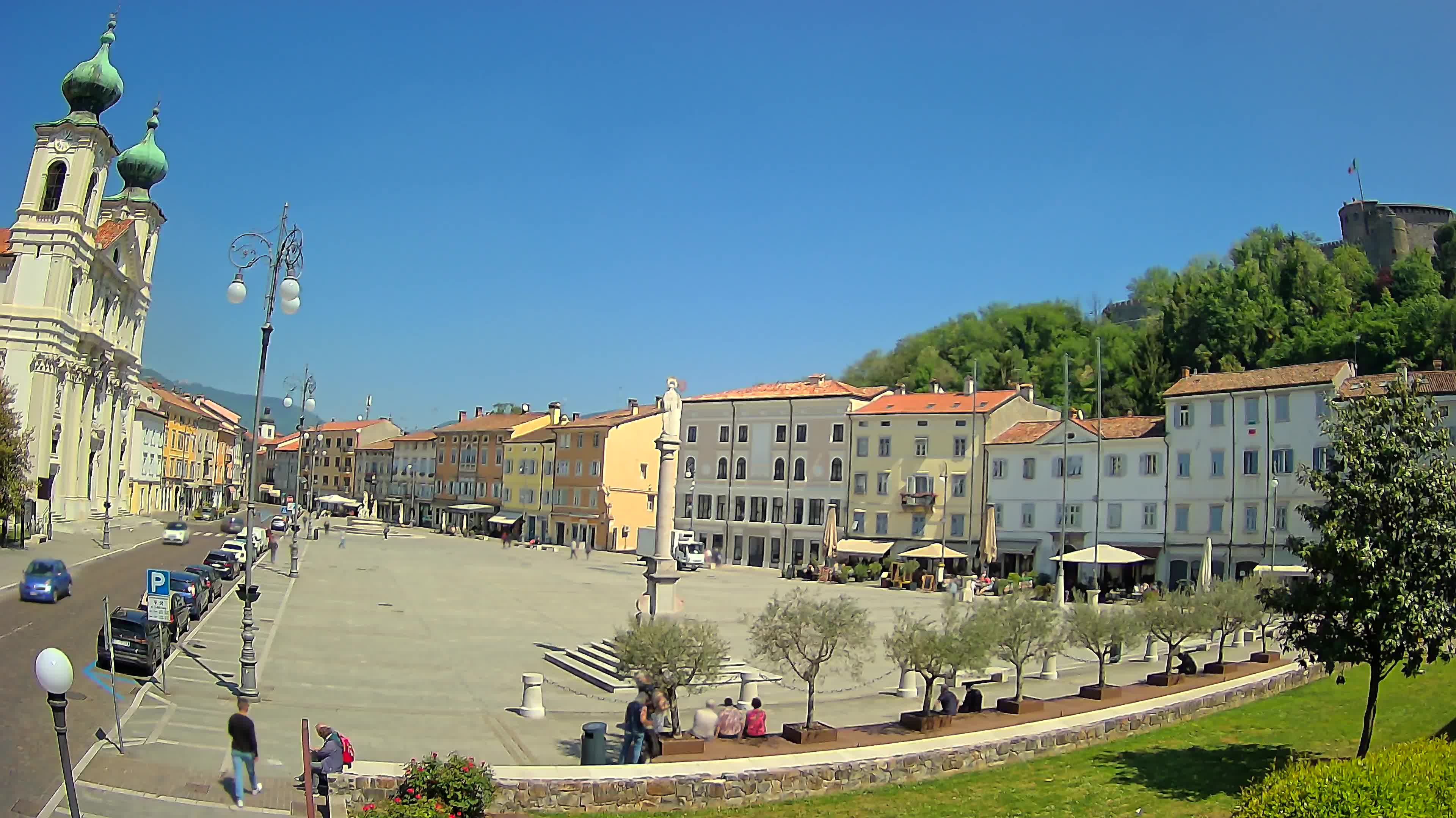 Gorizia Piazza della Vittoria e chiesa di S. Ignazio