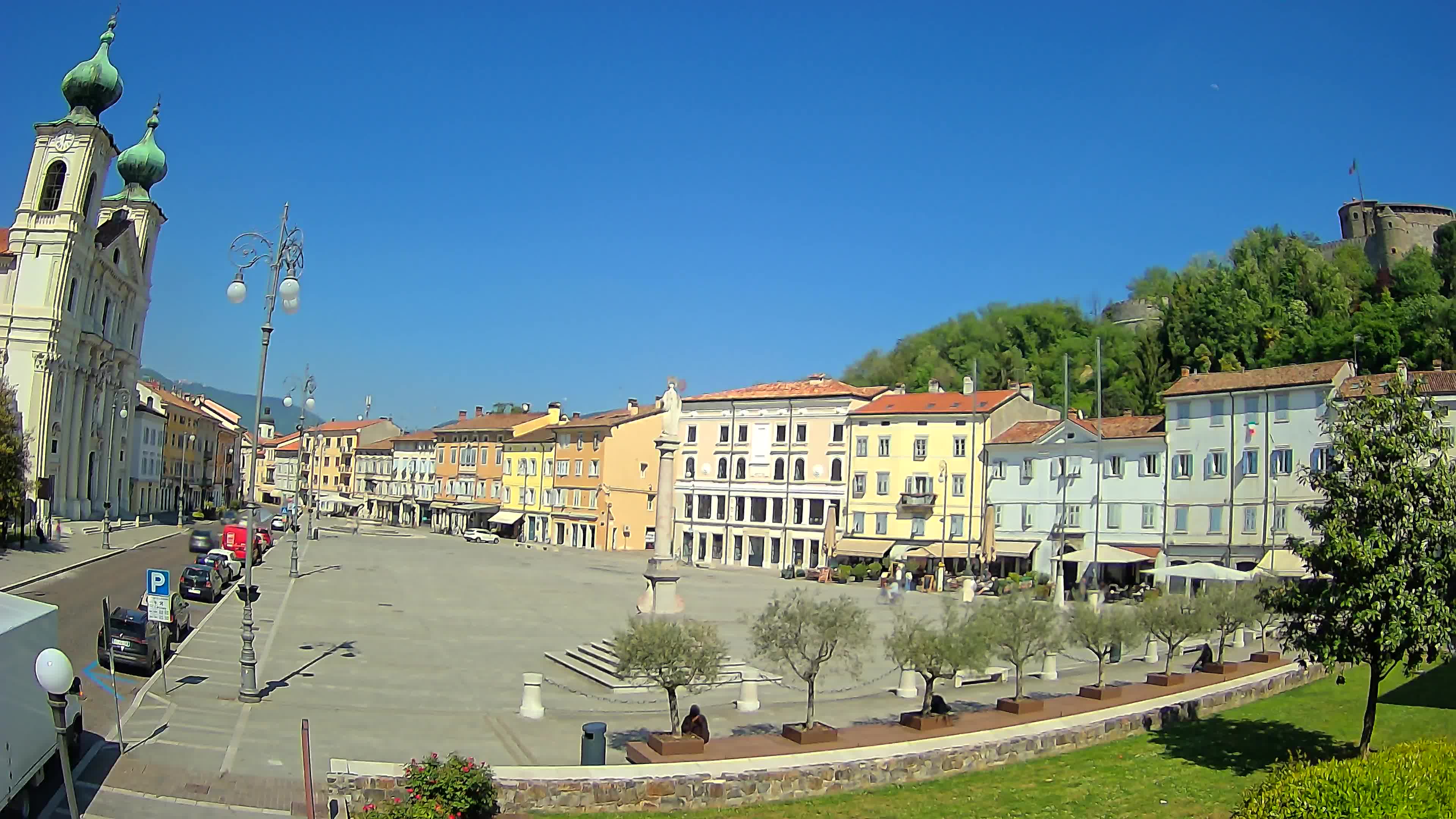 Gorizia Piazza della Vittoria e chiesa di S. Ignazio