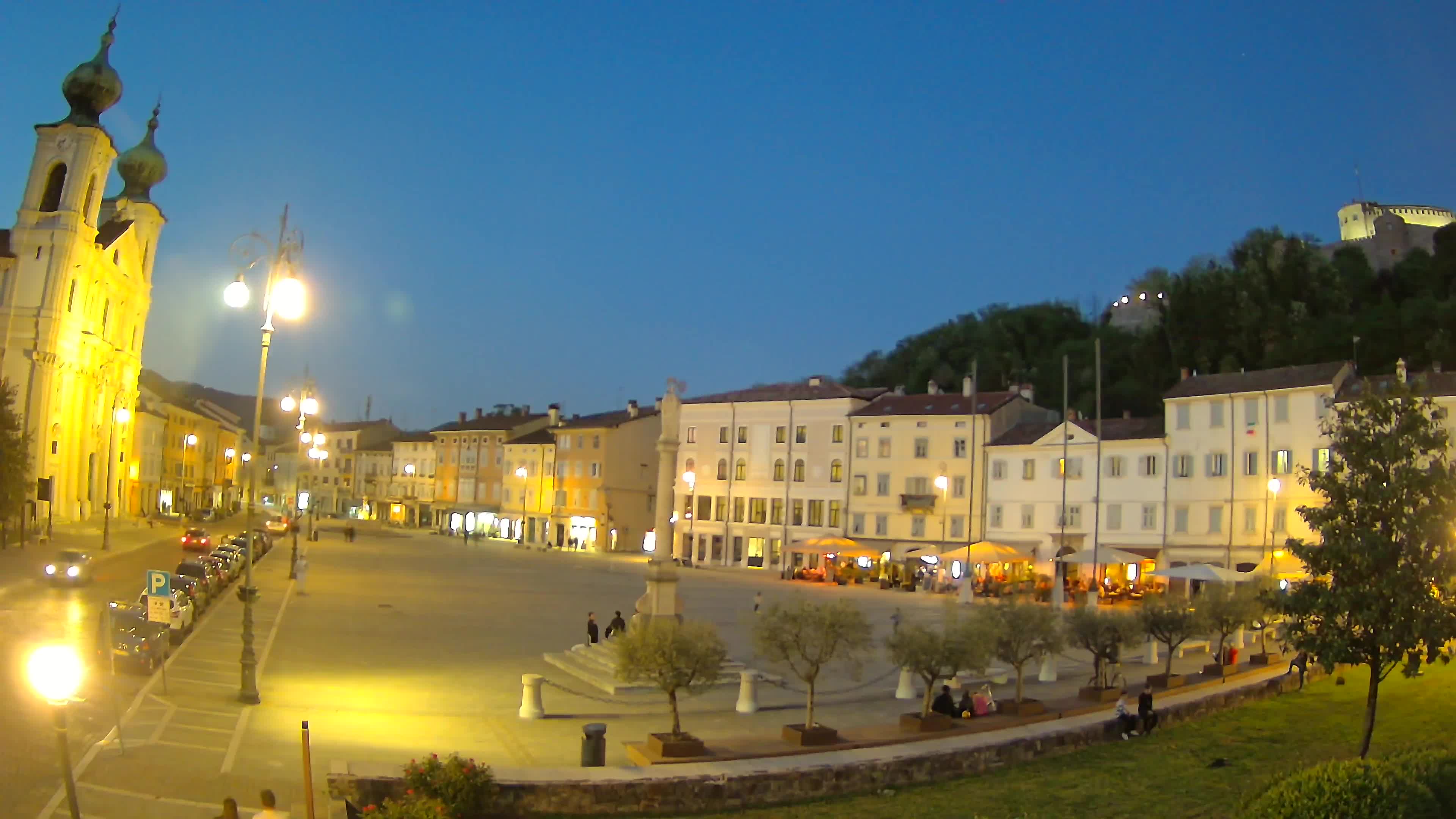 Gorizia Piazza della Vittoria e chiesa di S. Ignazio