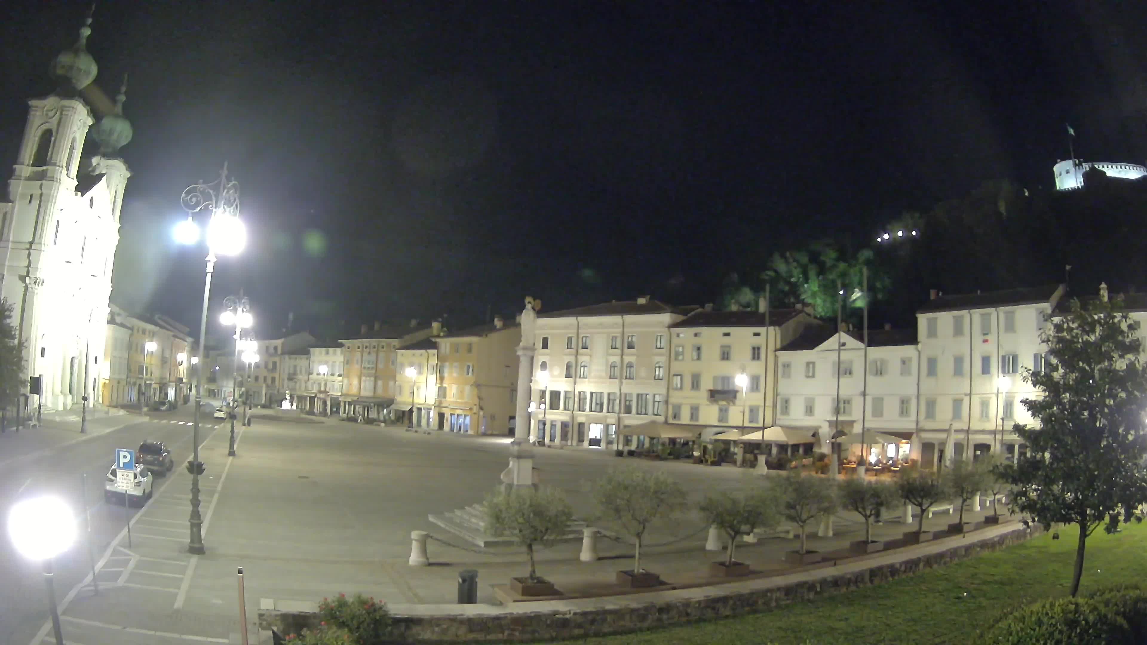 Gorizia Piazza della Vittoria e chiesa di S. Ignazio