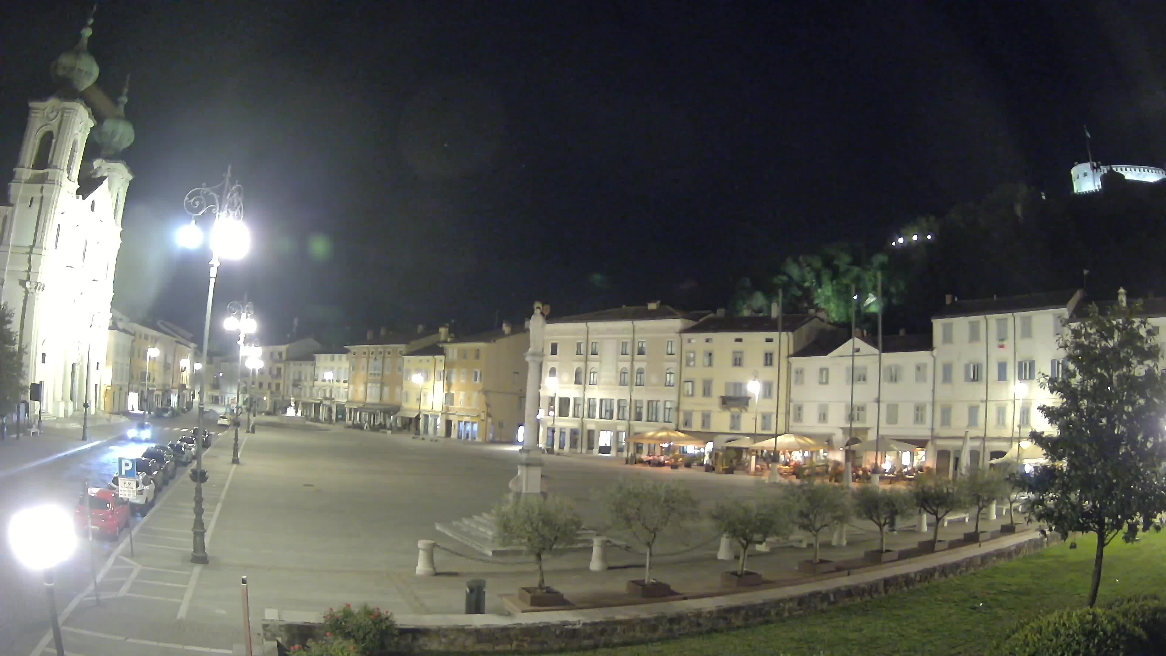 Gorizia Piazza della Vittoria e chiesa di S. Ignazio