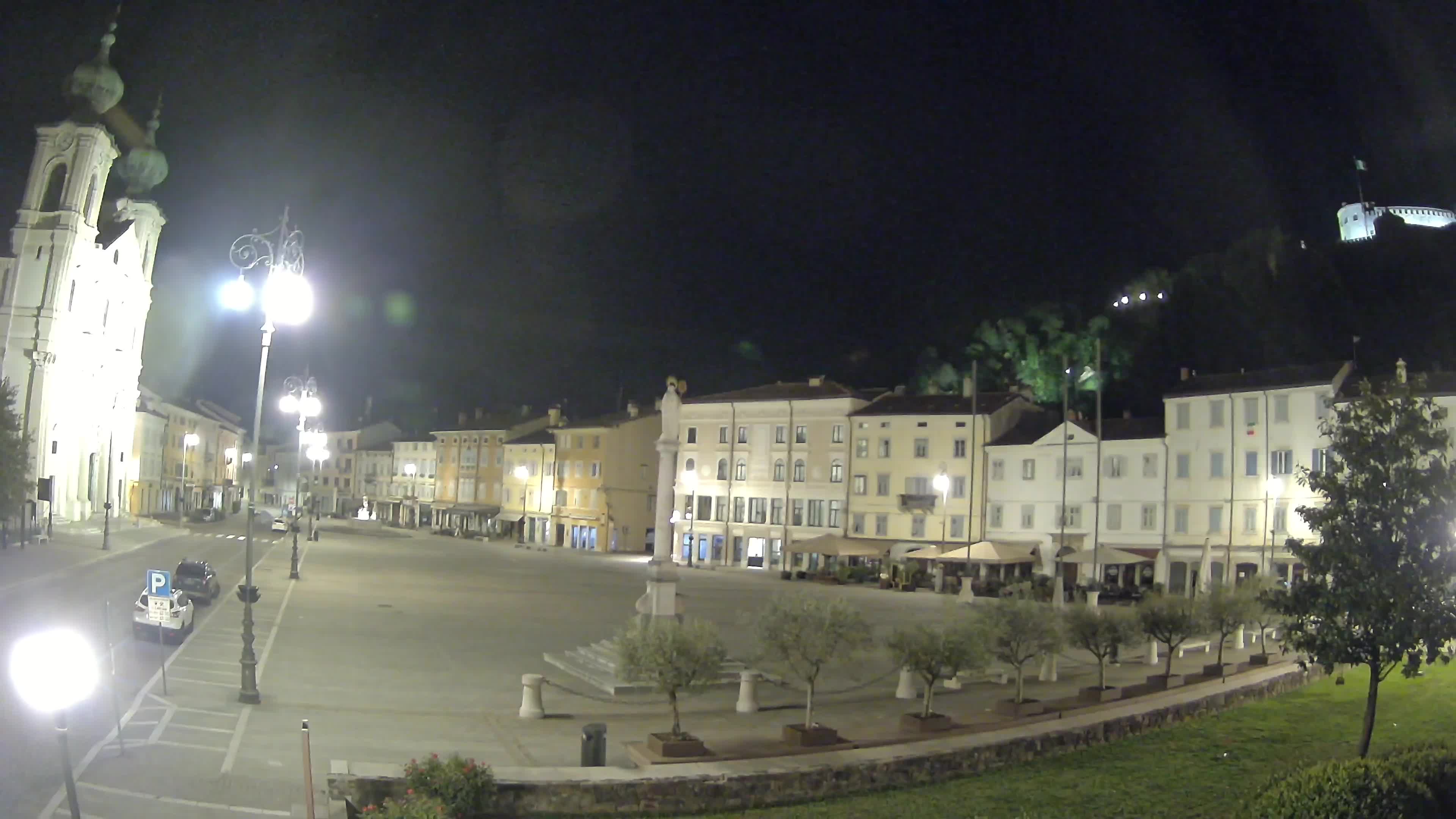 Gorizia Piazza della Vittoria e chiesa di S. Ignazio