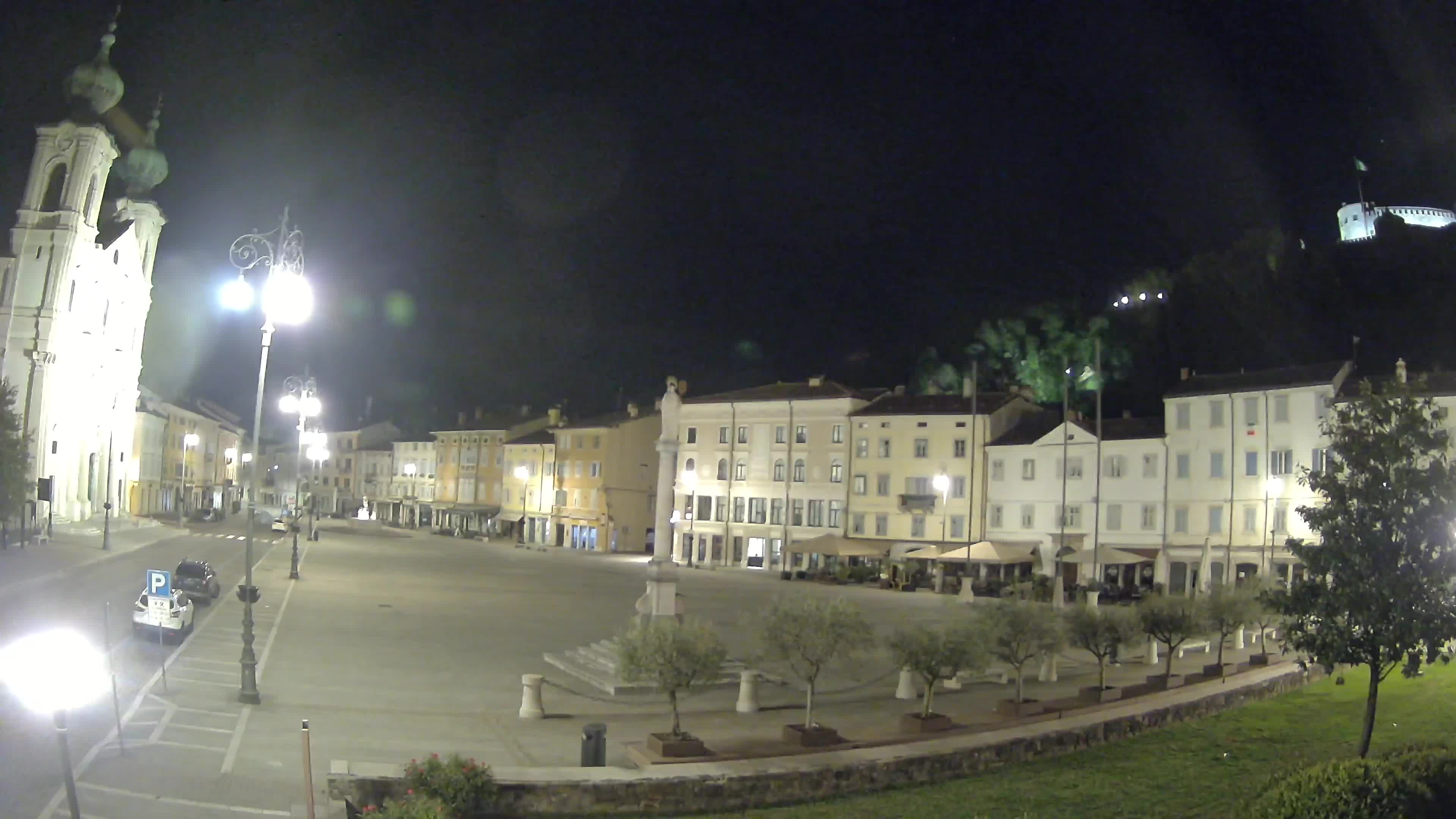 Gorizia Piazza della Vittoria e chiesa di S. Ignazio