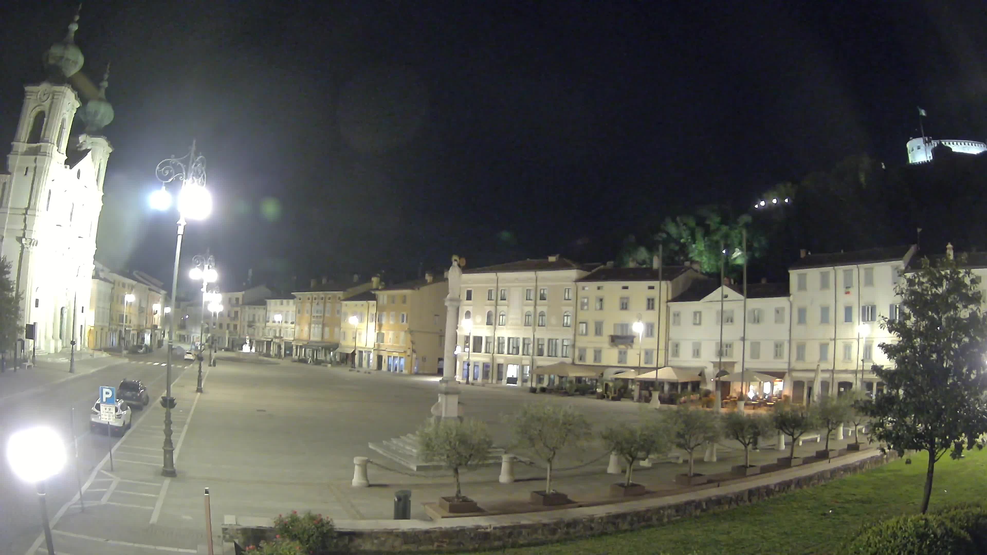 Gorizia Piazza della Vittoria e chiesa di S. Ignazio