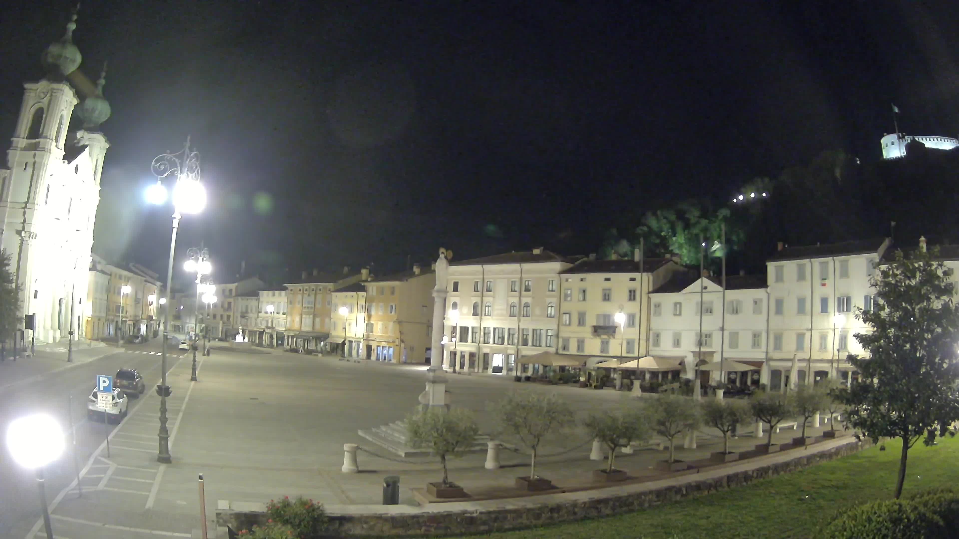 Gorizia Piazza della Vittoria e chiesa di S. Ignazio