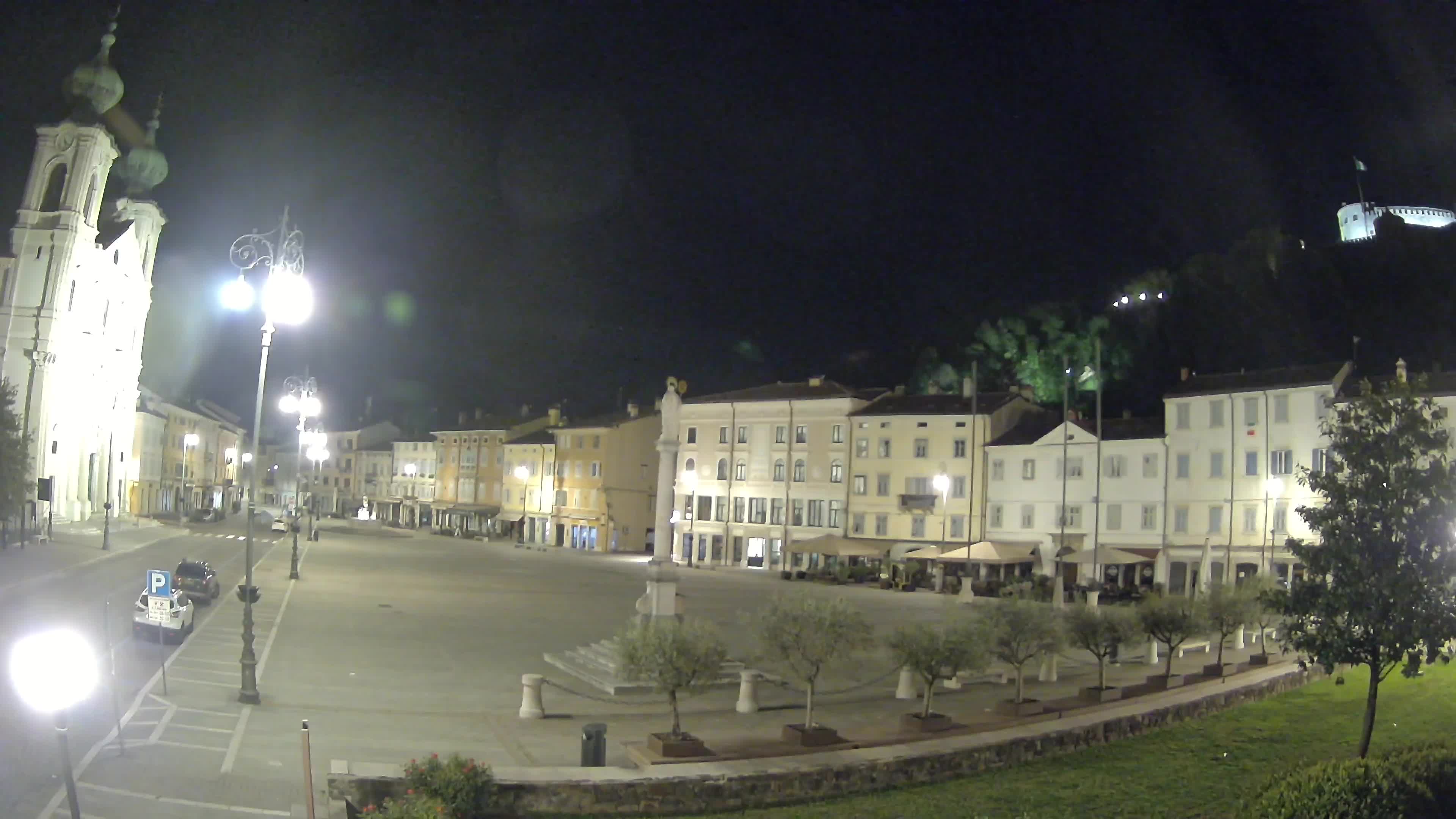 Gorizia Piazza della Vittoria e chiesa di S. Ignazio