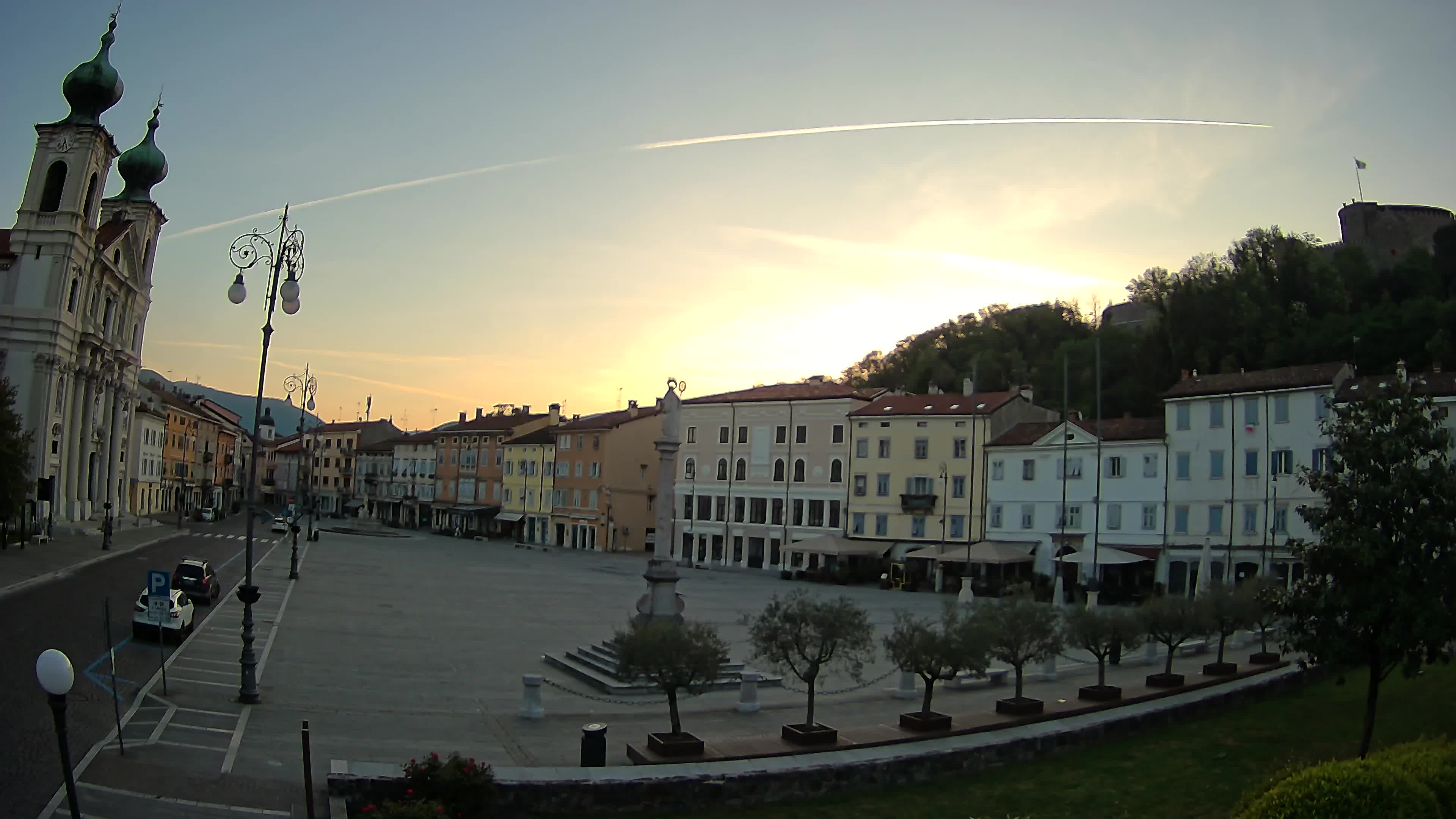 Gorizia Piazza della Vittoria e chiesa di S. Ignazio