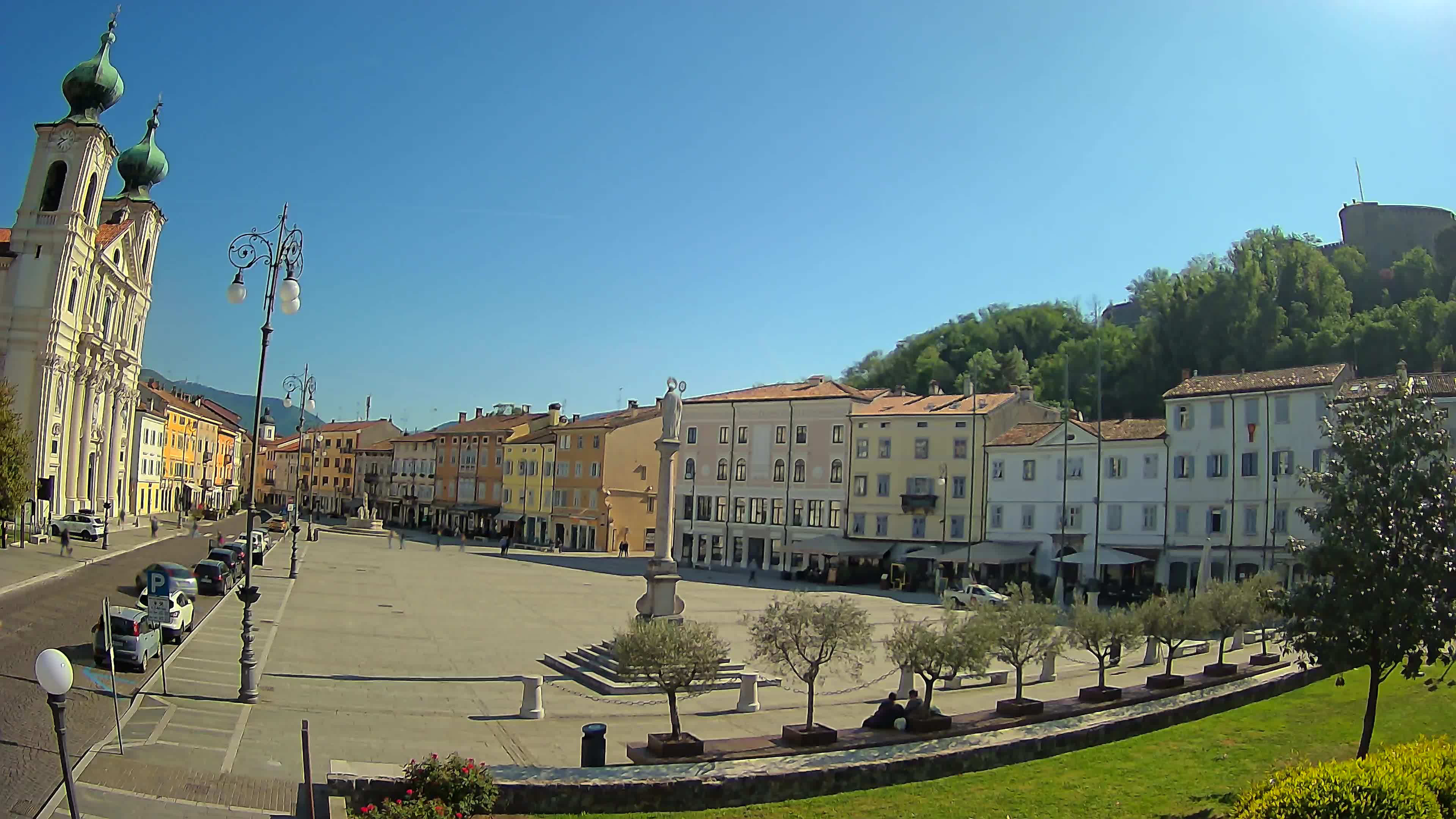 Gorizia – Plaza Vittoria – iglesia de San Pedro. Ignacio