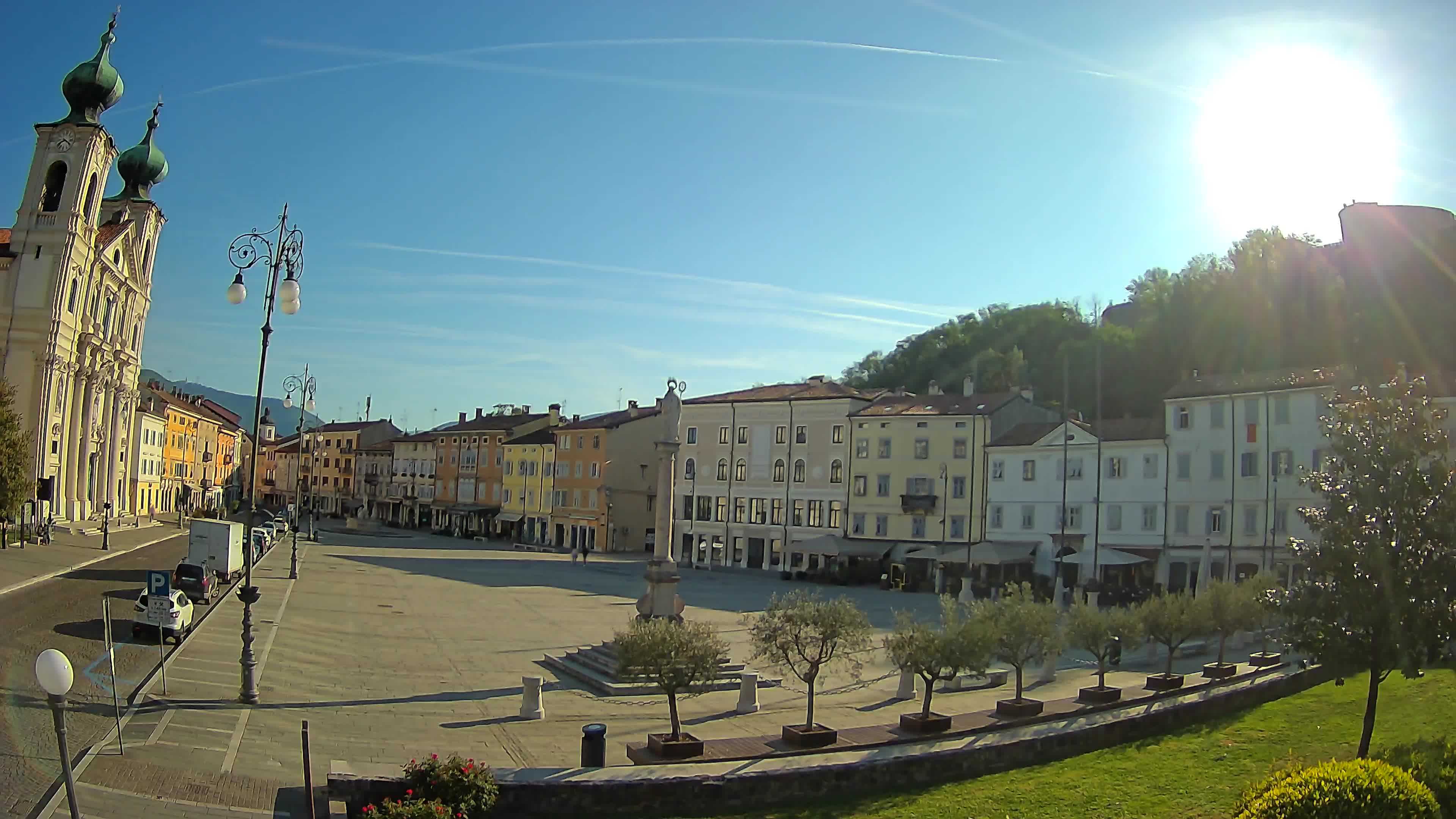 Gorizia Piazza della Vittoria e chiesa di S. Ignazio